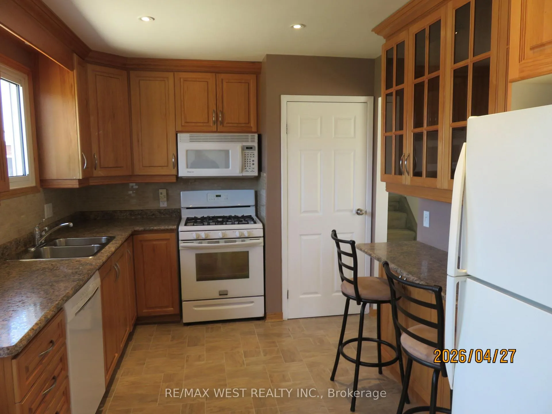 Photo 16 of 346 Lakeland Crescent SE, Brock, Beaverton — HOMEH