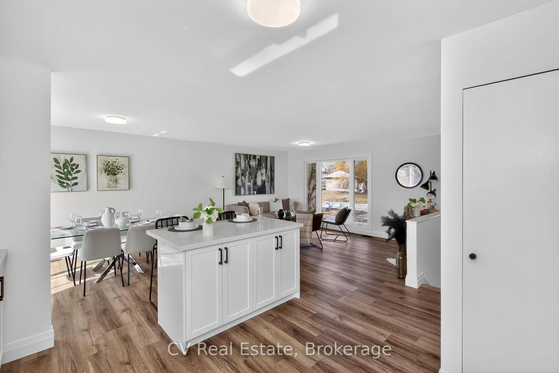 Photo 11 of 204 Lynn Street, Innisfil, Stroud — HOMEH