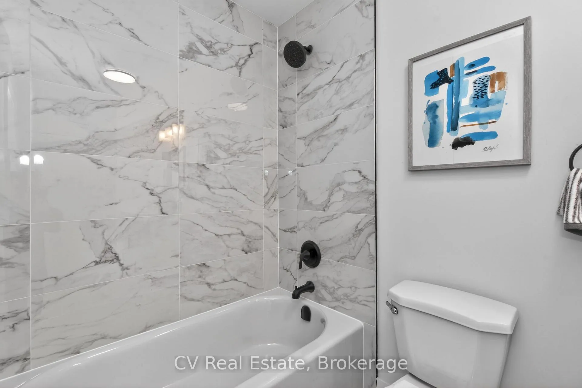 Photo 23 of 204 Lynn Street, Innisfil, Stroud — HOMEH