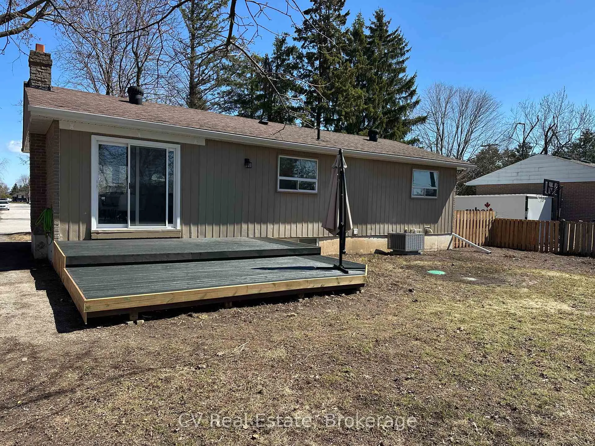 Photo 42 of 204 Lynn Street, Innisfil, Stroud — HOMEH