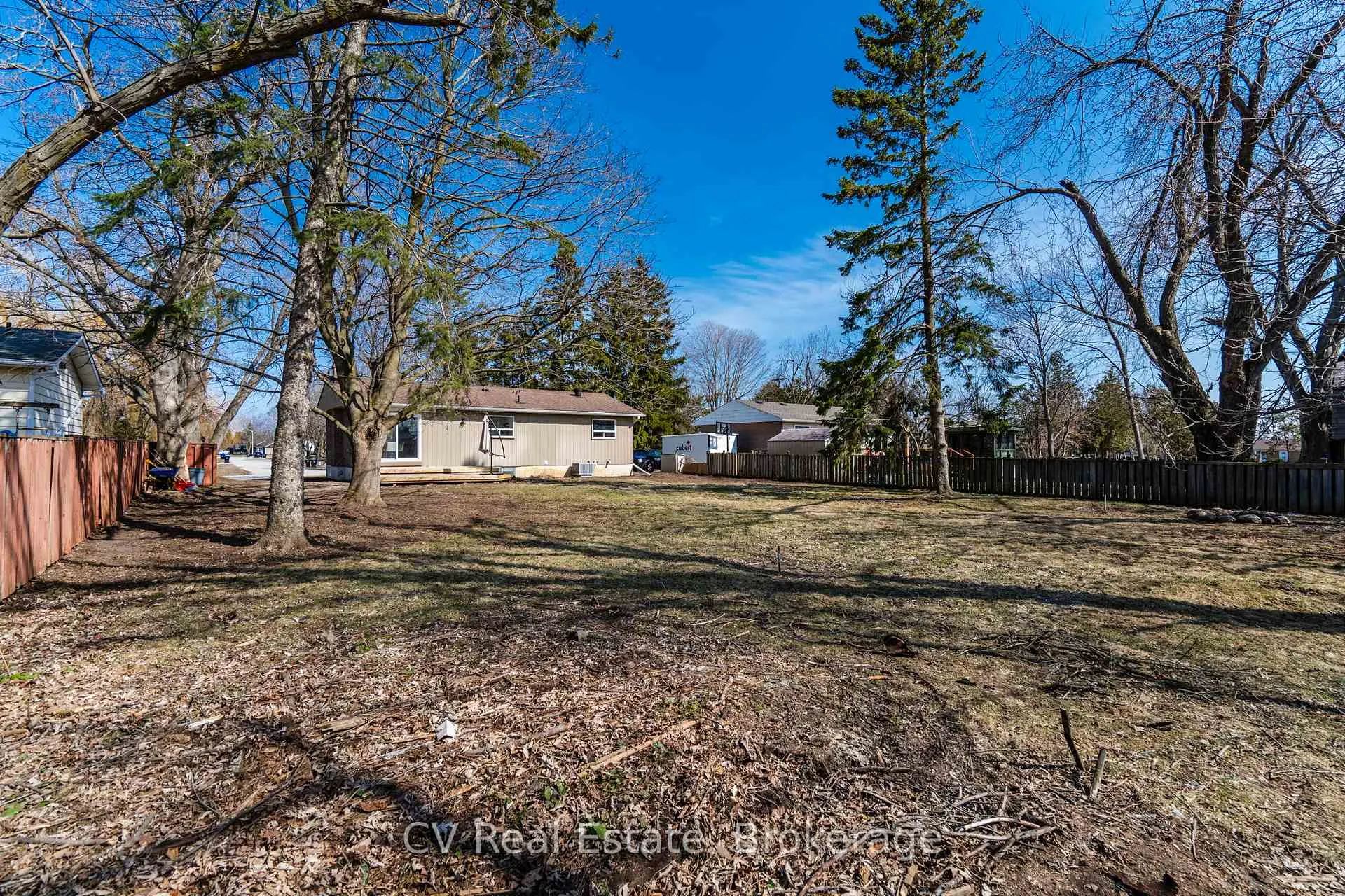 Photo 45 of 204 Lynn Street, Innisfil, Stroud — HOMEH