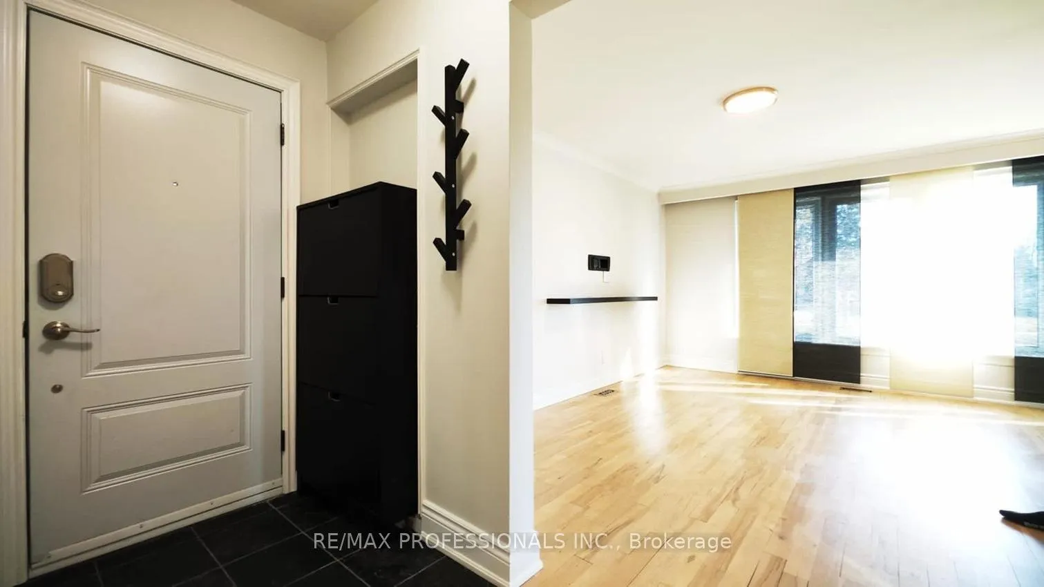 Photo 3 of Unit MAIN, 50 Eringate Drive, Etobicoke, Eringate-Centennial-West Deane — HOMEH