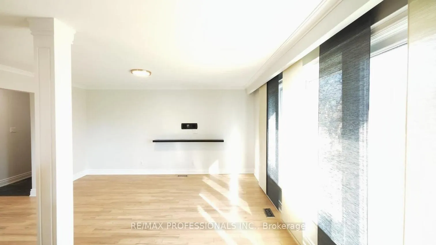 Photo 4 of Unit MAIN, 50 Eringate Drive, Etobicoke, Eringate-Centennial-West Deane — HOMEH