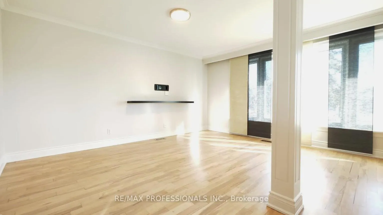Photo 5 of Unit MAIN, 50 Eringate Drive, Etobicoke, Eringate-Centennial-West Deane — HOMEH