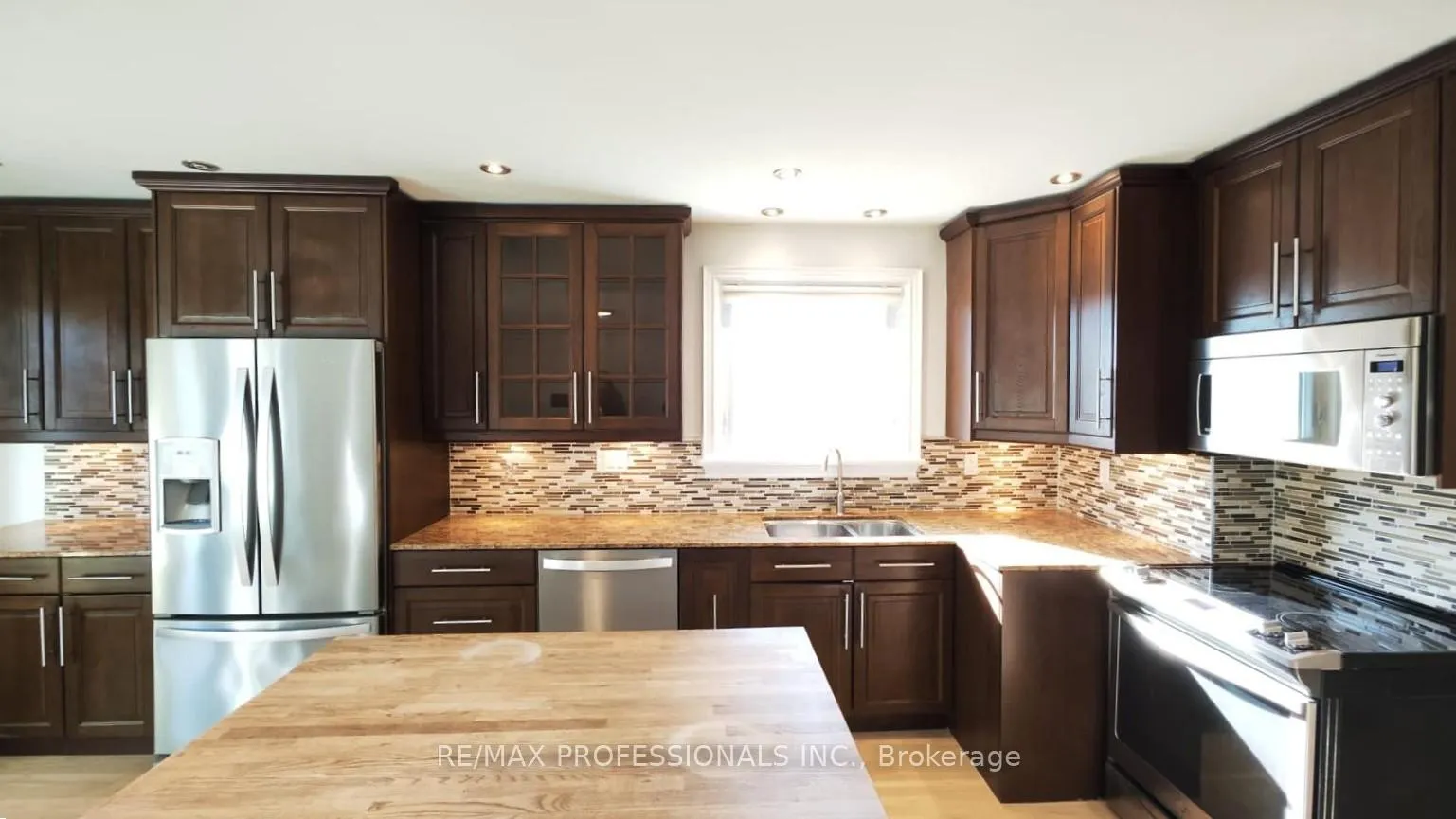 Photo 6 of Unit MAIN, 50 Eringate Drive, Etobicoke, Eringate-Centennial-West Deane — HOMEH