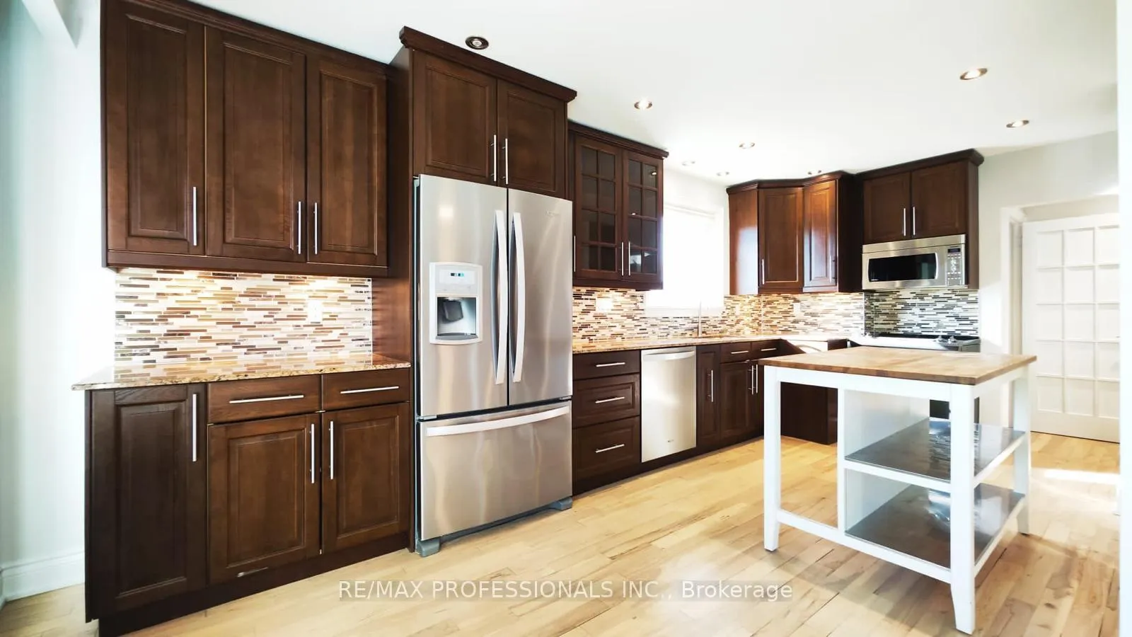 Photo 8 of Unit MAIN, 50 Eringate Drive, Etobicoke, Eringate-Centennial-West Deane — HOMEH