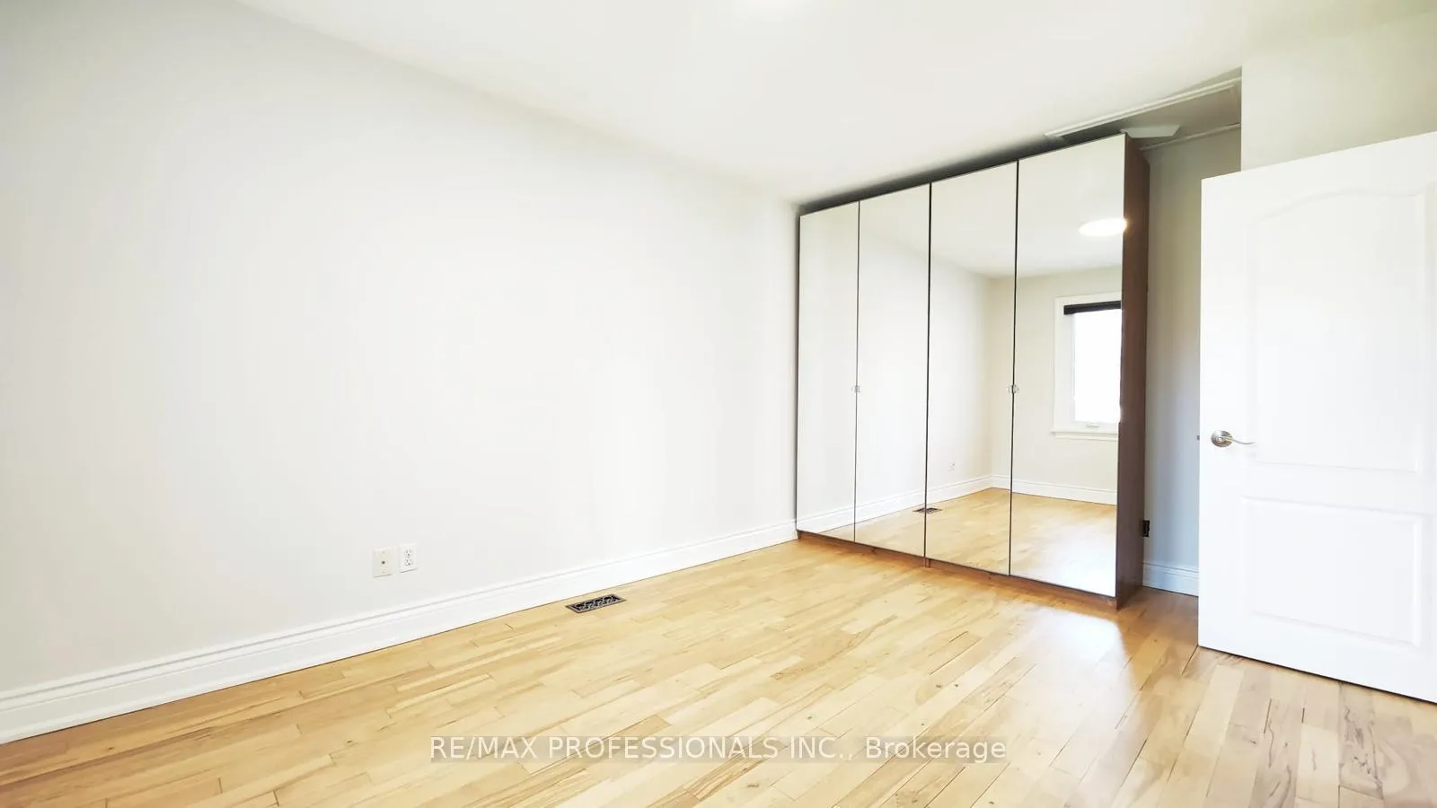 Photo 15 of Unit MAIN, 50 Eringate Drive, Etobicoke, Eringate-Centennial-West Deane — HOMEH