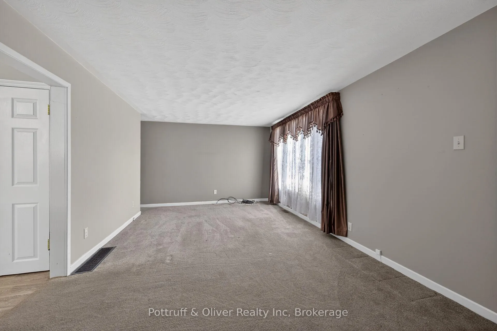 Photo 6 of 192 Ivon Avenue, Hamilton, Normanhurst — HOMEH