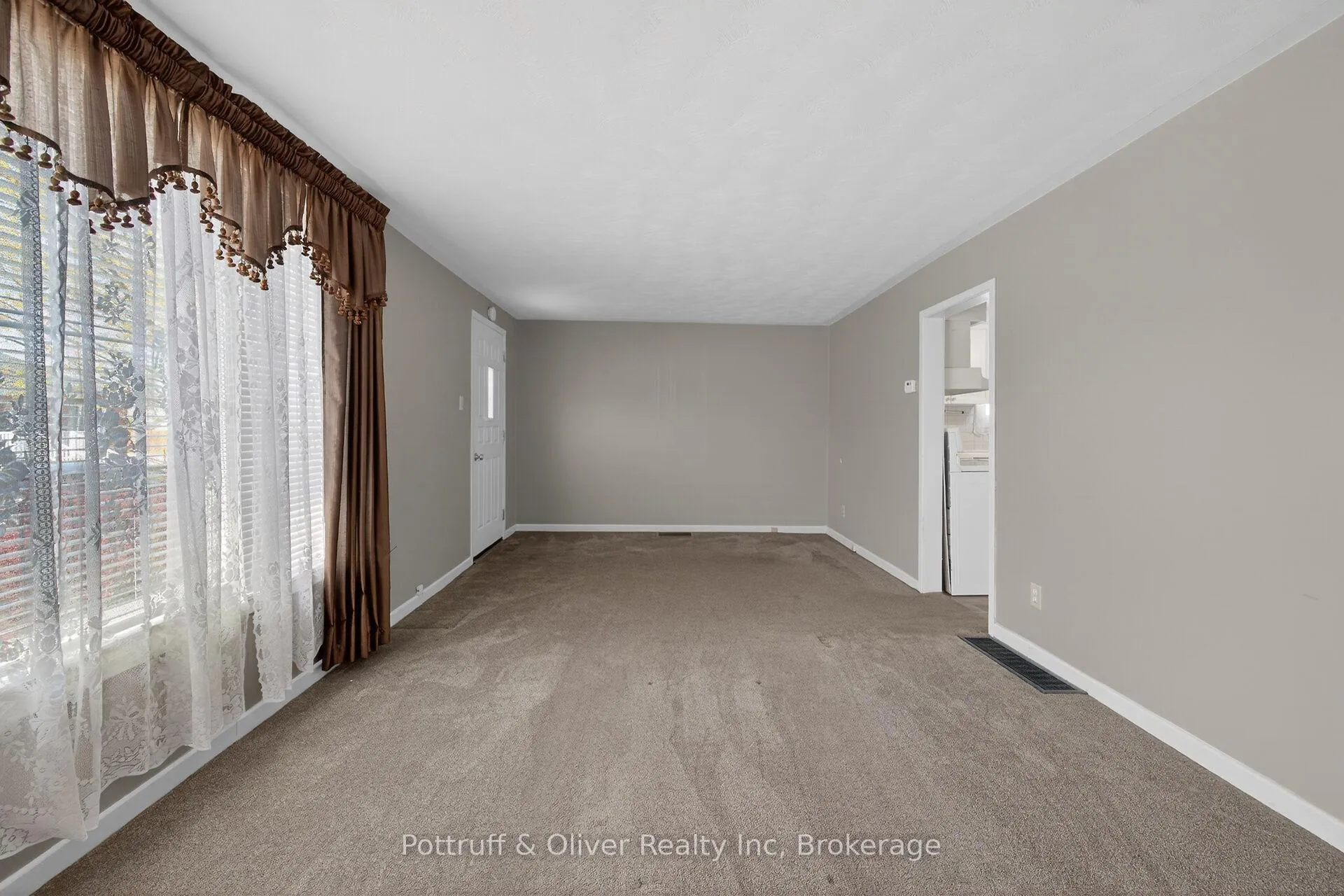 Photo 8 of 192 Ivon Avenue, Hamilton, Normanhurst — HOMEH