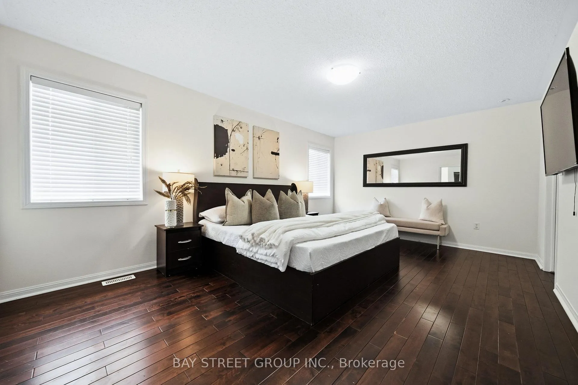 Photo 21 of 4 Decker Hollow Circle, Brampton, Credit Valley — HOMEH