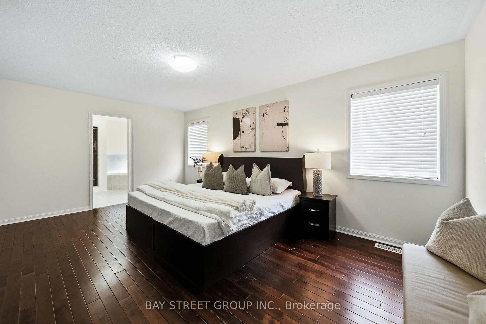 Photo 22 of 4 Decker Hollow Circle, Brampton, Credit Valley — HOMEH