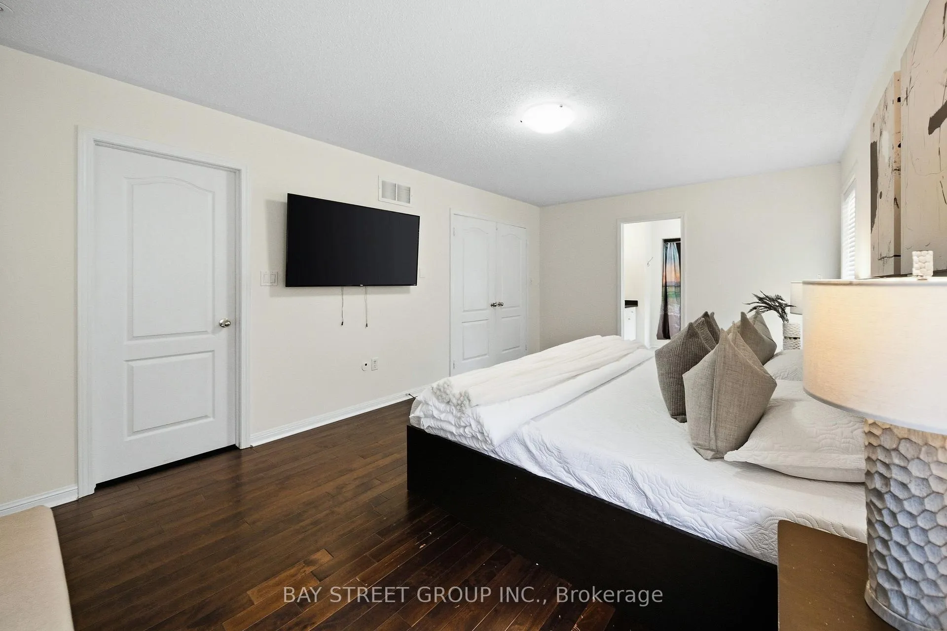 Photo 23 of 4 Decker Hollow Circle, Brampton, Credit Valley — HOMEH