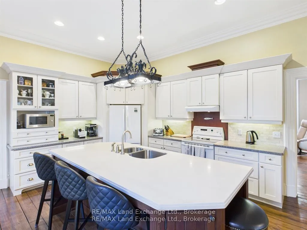 Photo 8 of 276 Durham Street, Kincardine — HOMEH