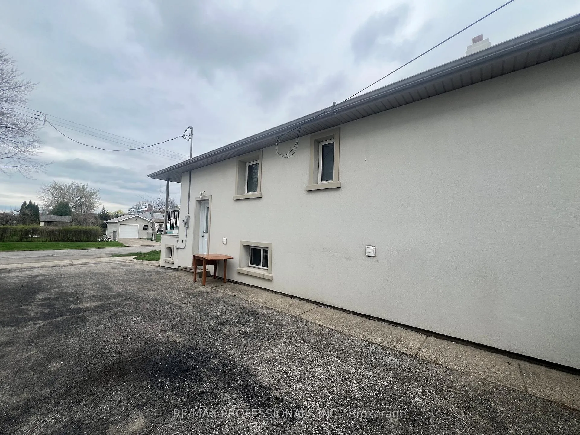 Photo 5 of 78 Athol Avenue, Etobicoke, Stonegate-Queensway — HOMEH