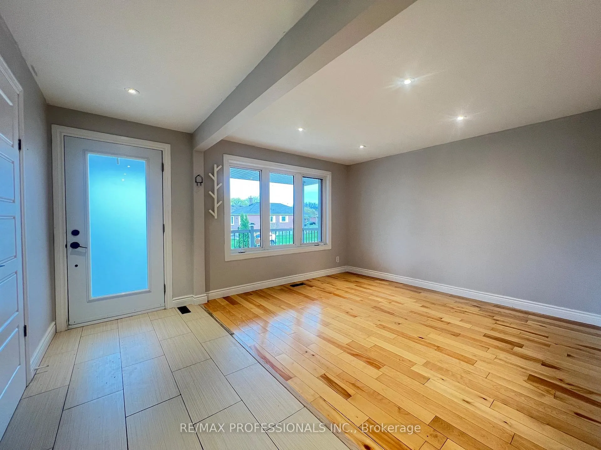 Photo 9 of 78 Athol Avenue, Etobicoke, Stonegate-Queensway — HOMEH