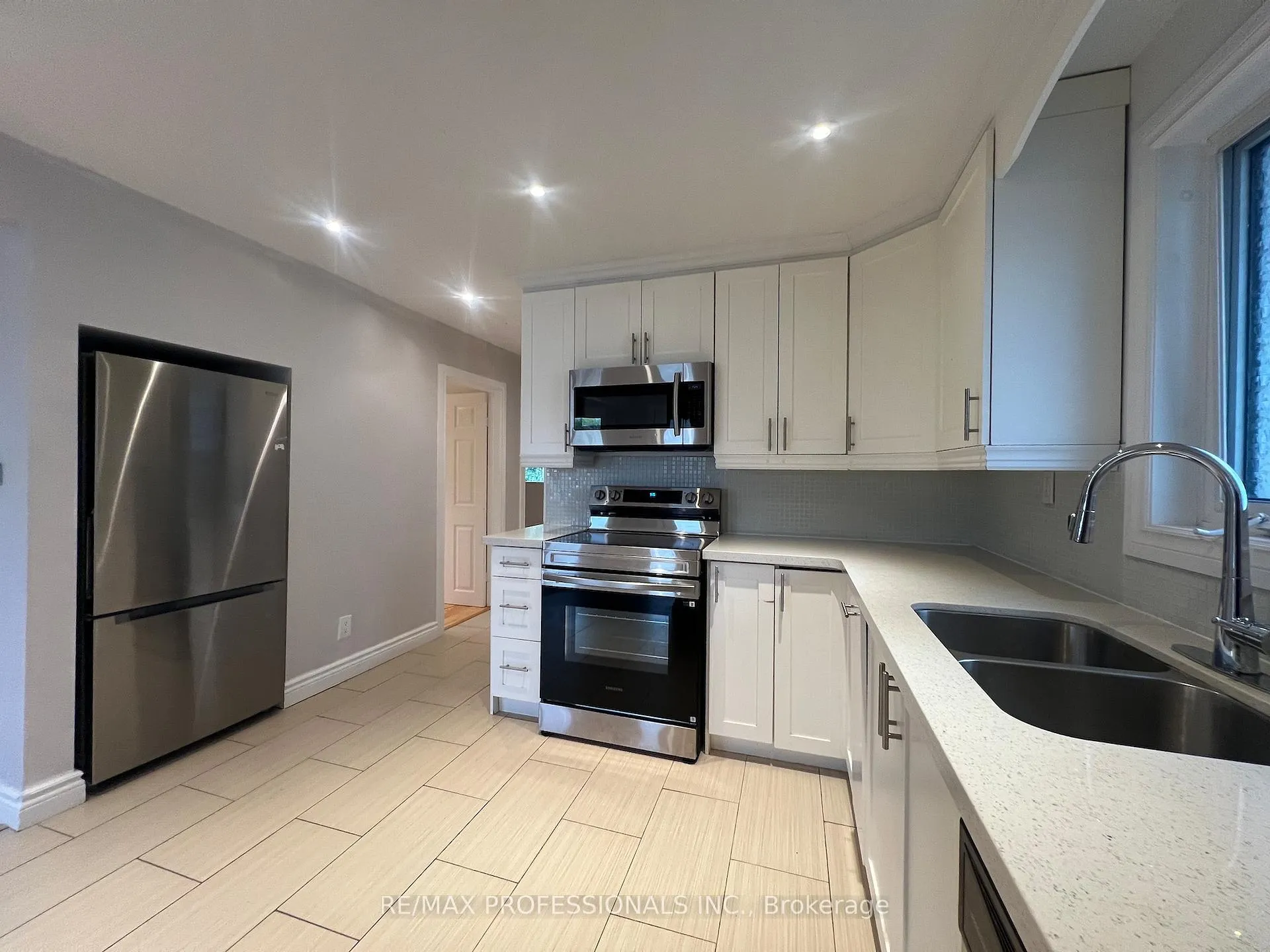 Photo 15 of 78 Athol Avenue, Etobicoke, Stonegate-Queensway — HOMEH