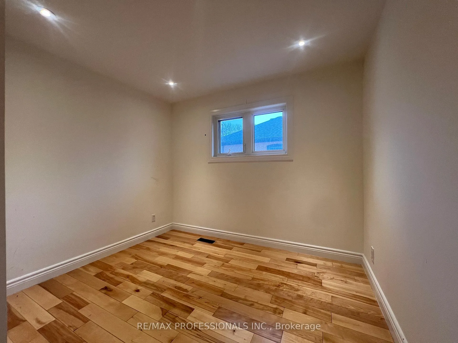Photo 16 of 78 Athol Avenue, Etobicoke, Stonegate-Queensway — HOMEH