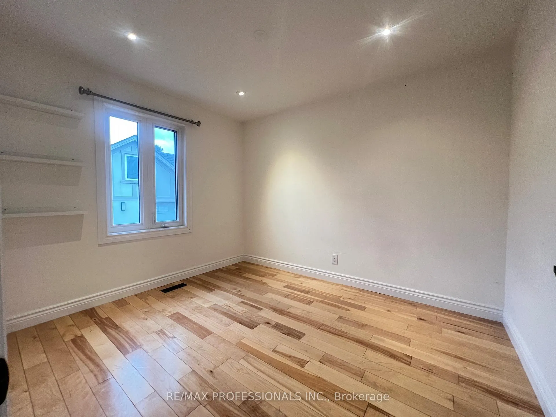 Photo 20 of 78 Athol Avenue, Etobicoke, Stonegate-Queensway — HOMEH
