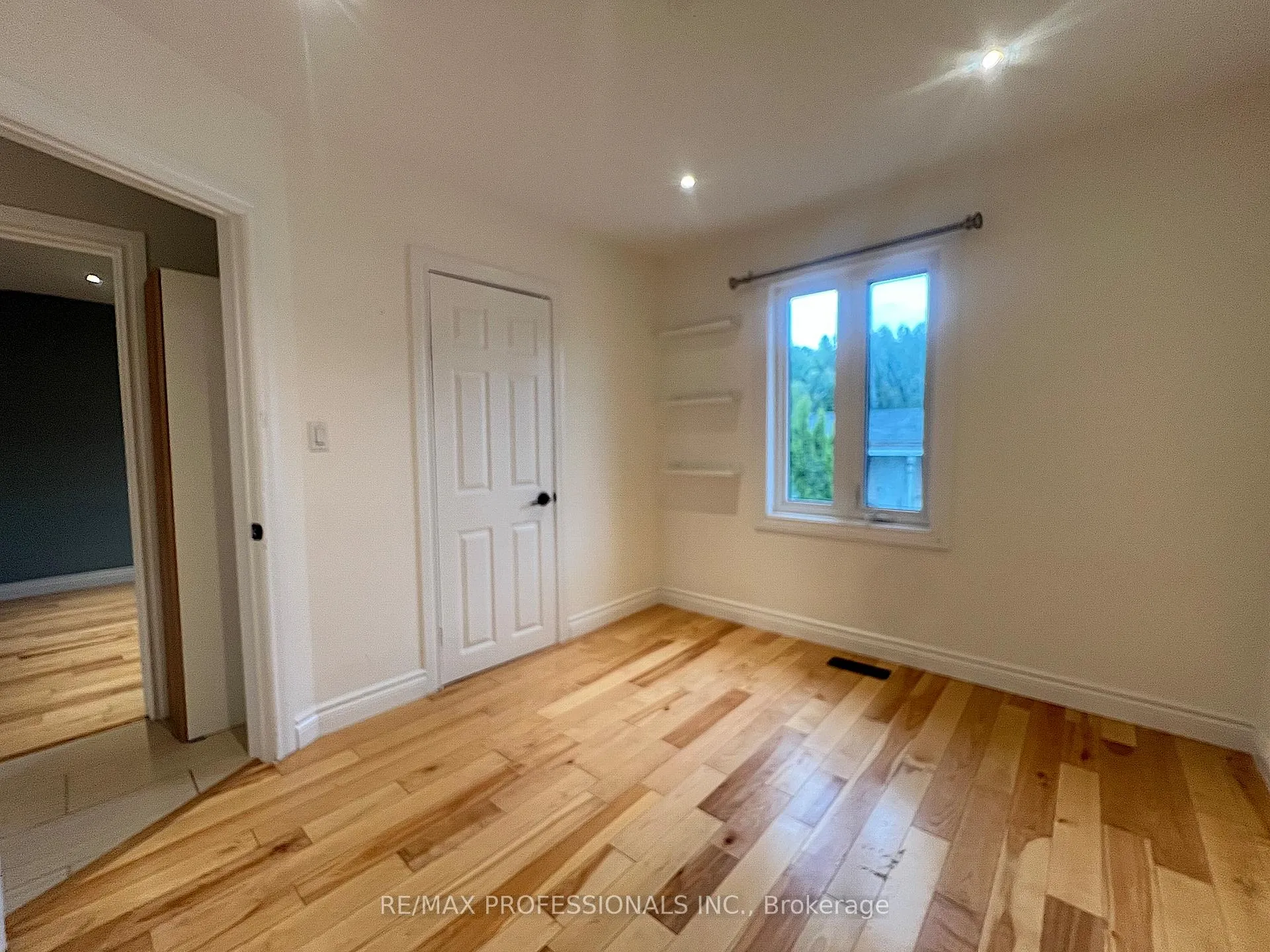 Photo 21 of 78 Athol Avenue, Etobicoke, Stonegate-Queensway — HOMEH