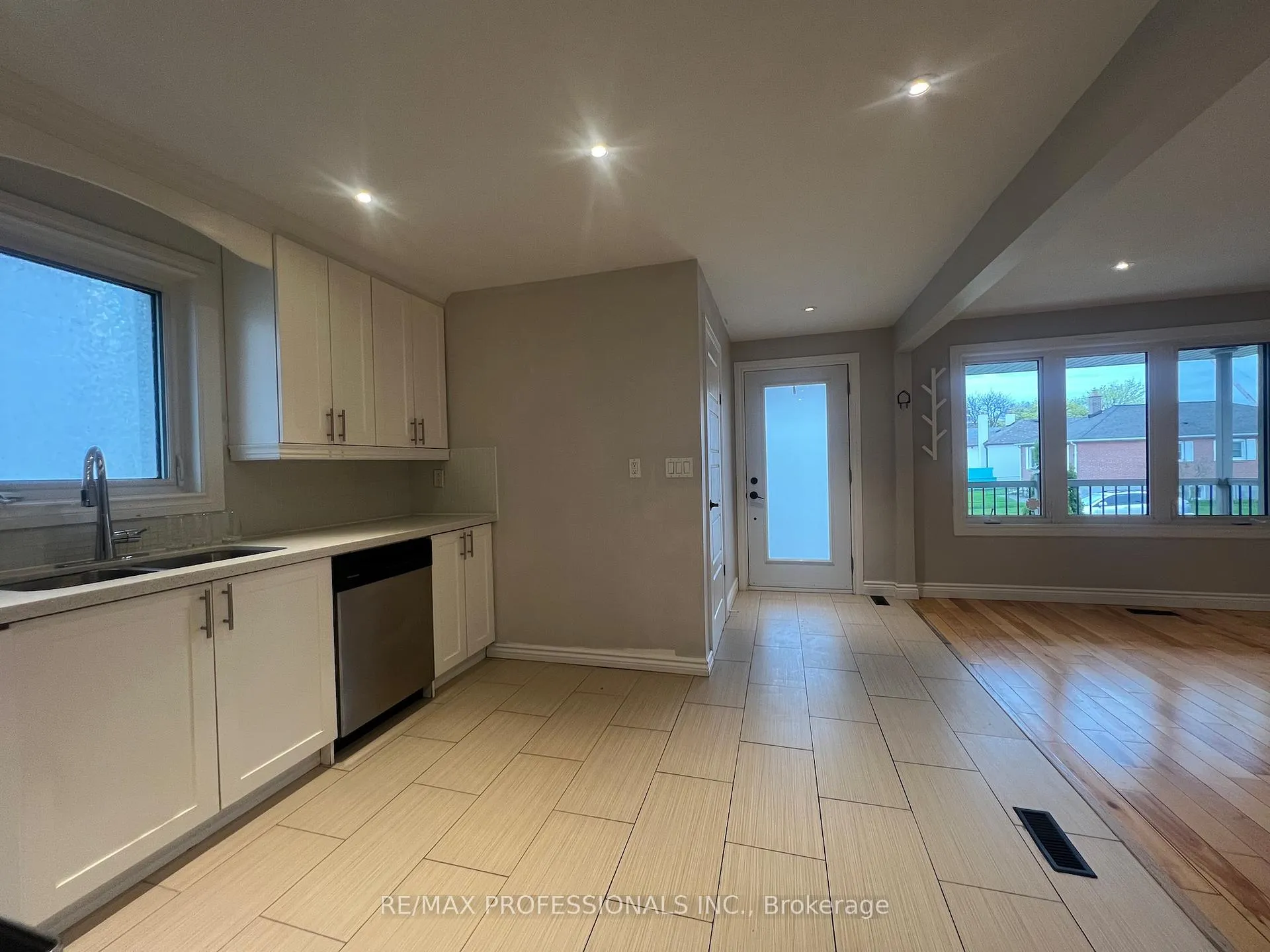 Photo 24 of 78 Athol Avenue, Etobicoke, Stonegate-Queensway — HOMEH