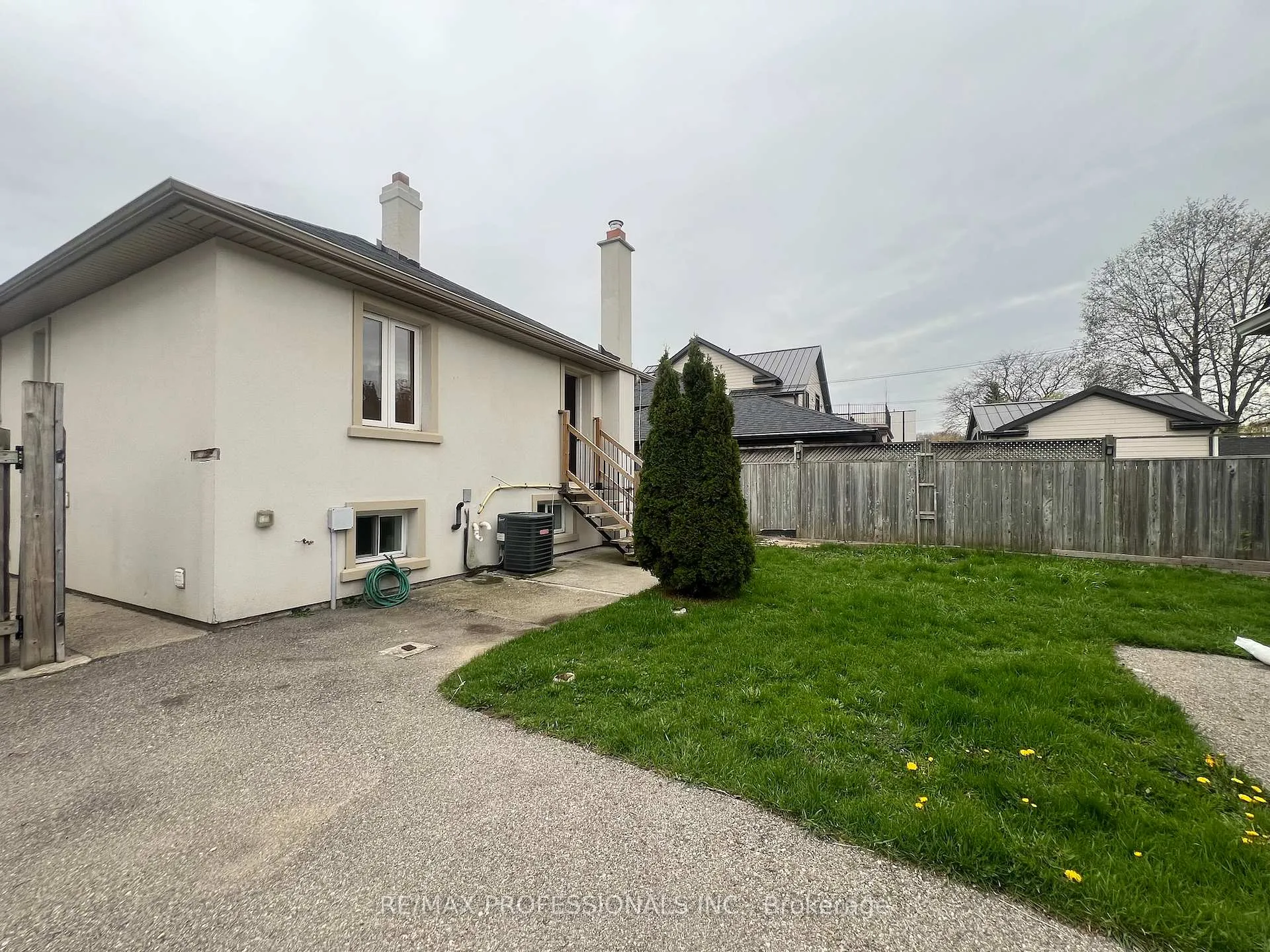 Photo 30 of 78 Athol Avenue, Etobicoke, Stonegate-Queensway — HOMEH