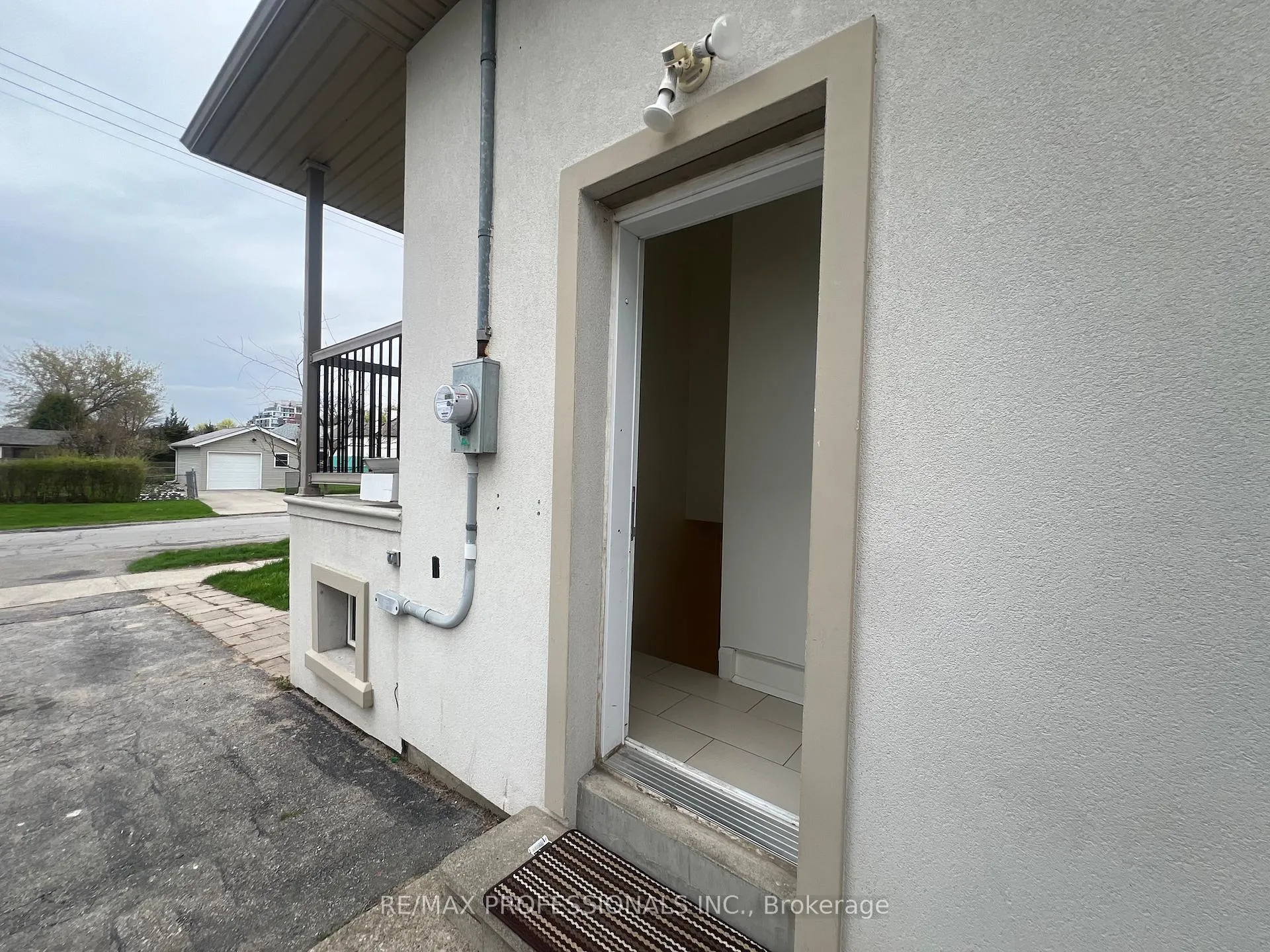 Photo 33 of 78 Athol Avenue, Etobicoke, Stonegate-Queensway — HOMEH