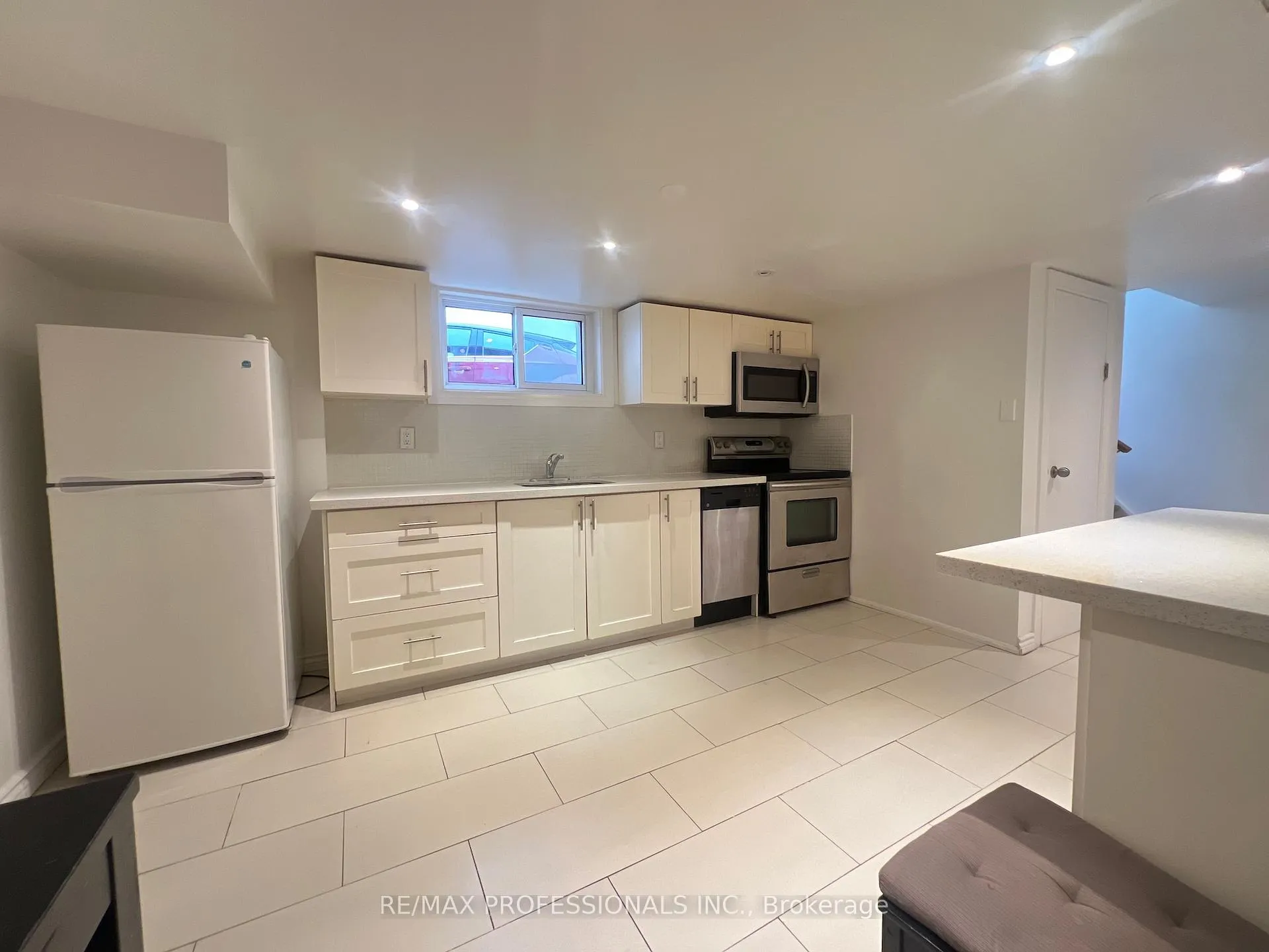 Photo 35 of 78 Athol Avenue, Etobicoke, Stonegate-Queensway — HOMEH