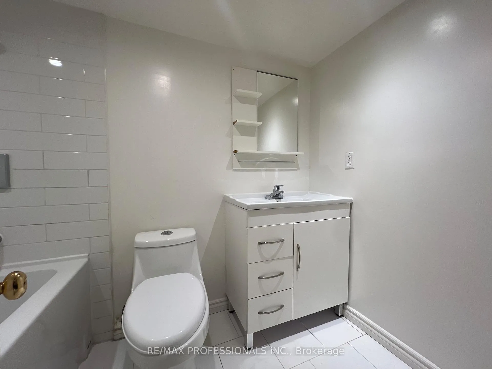 Photo 38 of 78 Athol Avenue, Etobicoke, Stonegate-Queensway — HOMEH