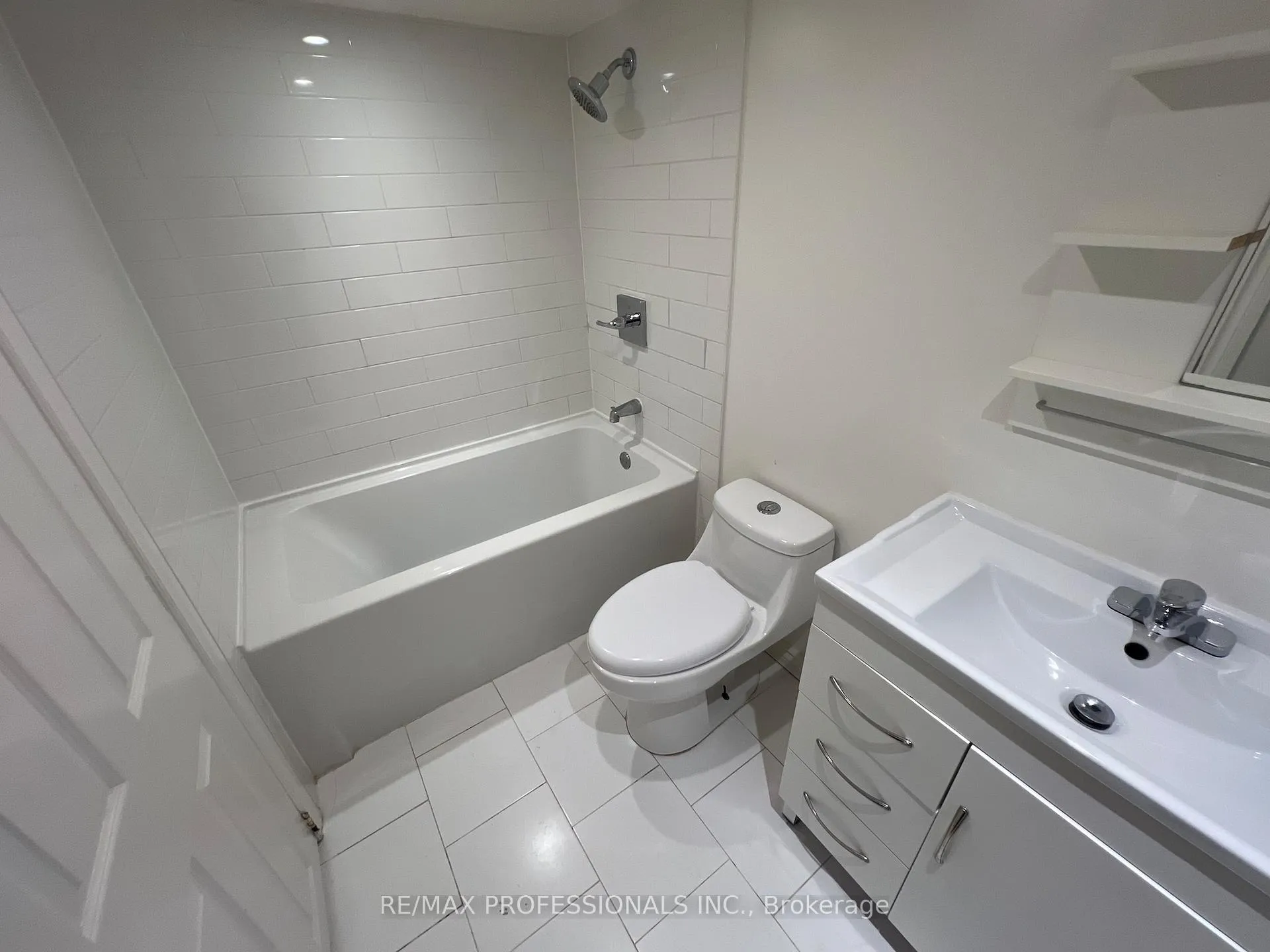 Photo 39 of 78 Athol Avenue, Etobicoke, Stonegate-Queensway — HOMEH