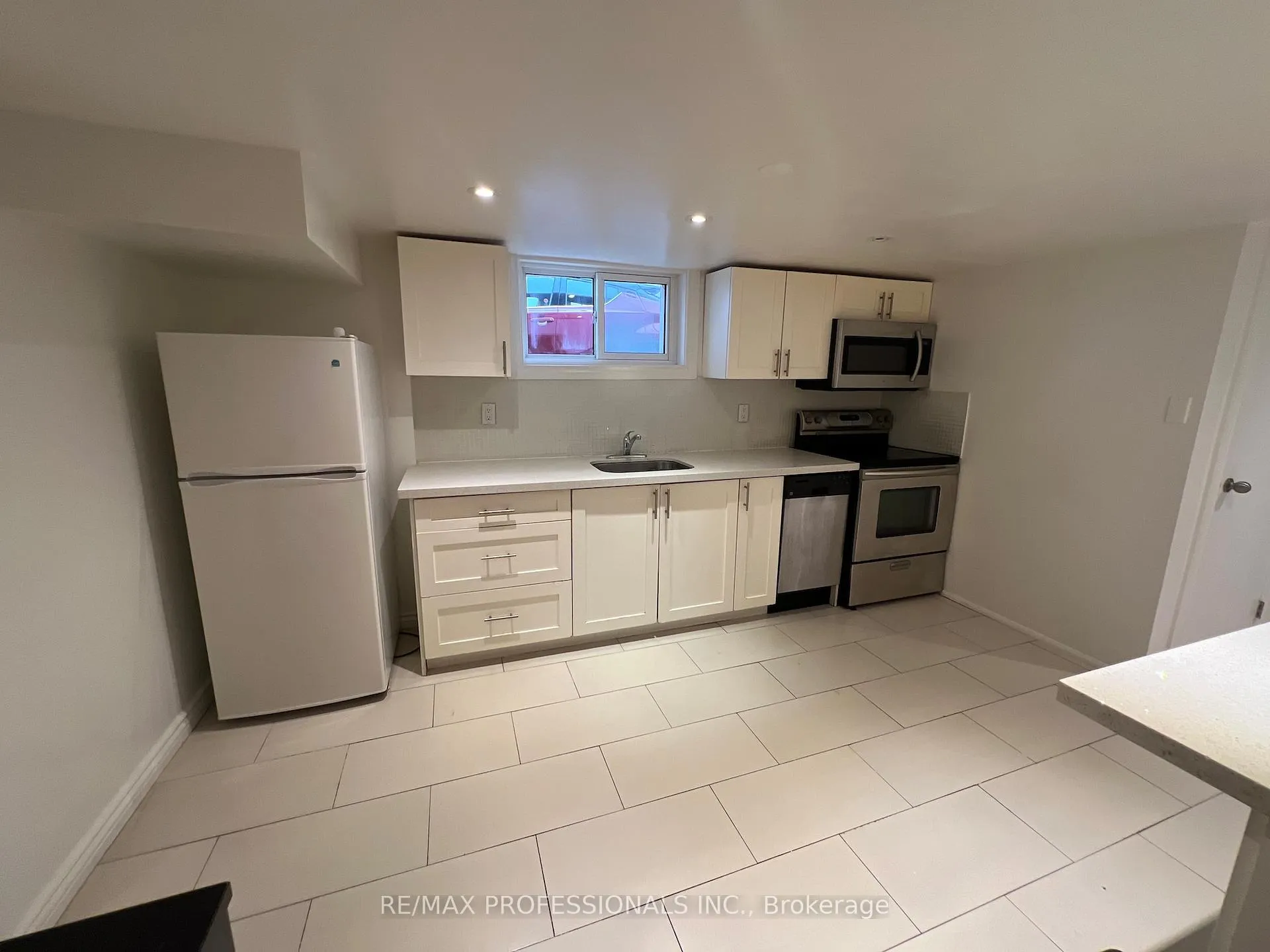 Photo 40 of 78 Athol Avenue, Etobicoke, Stonegate-Queensway — HOMEH