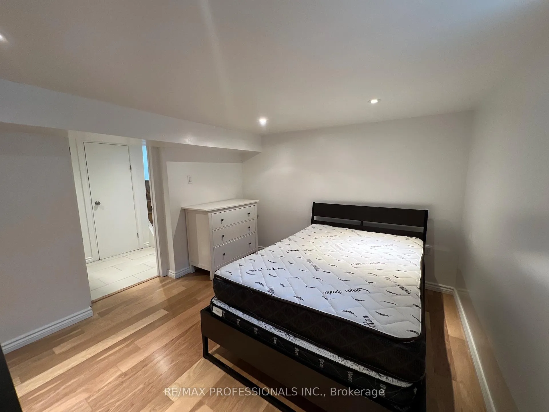 Photo 48 of 78 Athol Avenue, Etobicoke, Stonegate-Queensway — HOMEH