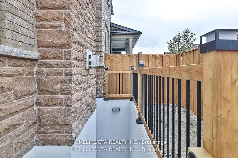 Photo 7 of Unit Basement, 17 Couloir Drive, Markham, Cornell — HOMEH