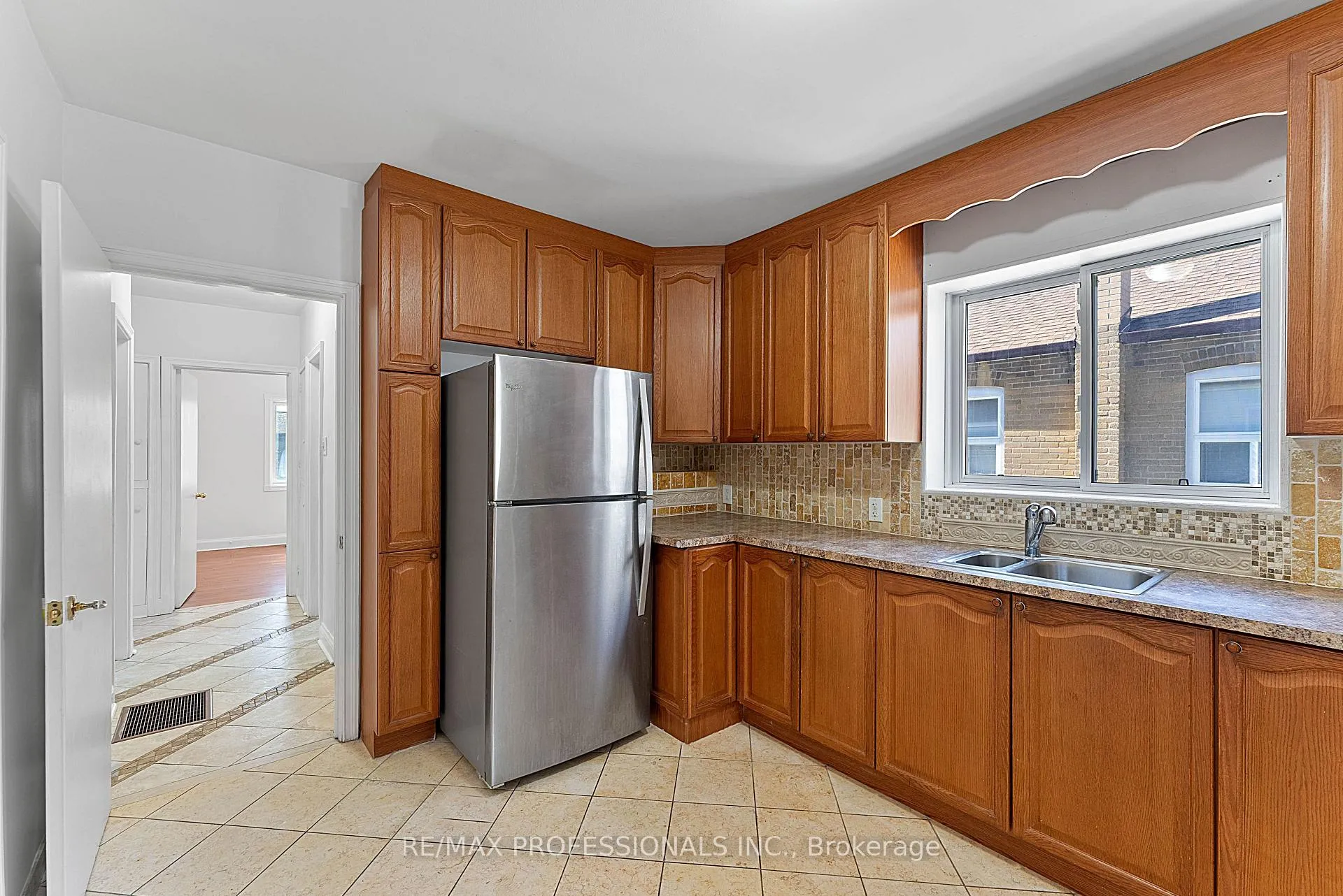 Photo 12 of 46 Stock Avenue, Etobicoke, Islington-City Centre West — HOMEH
