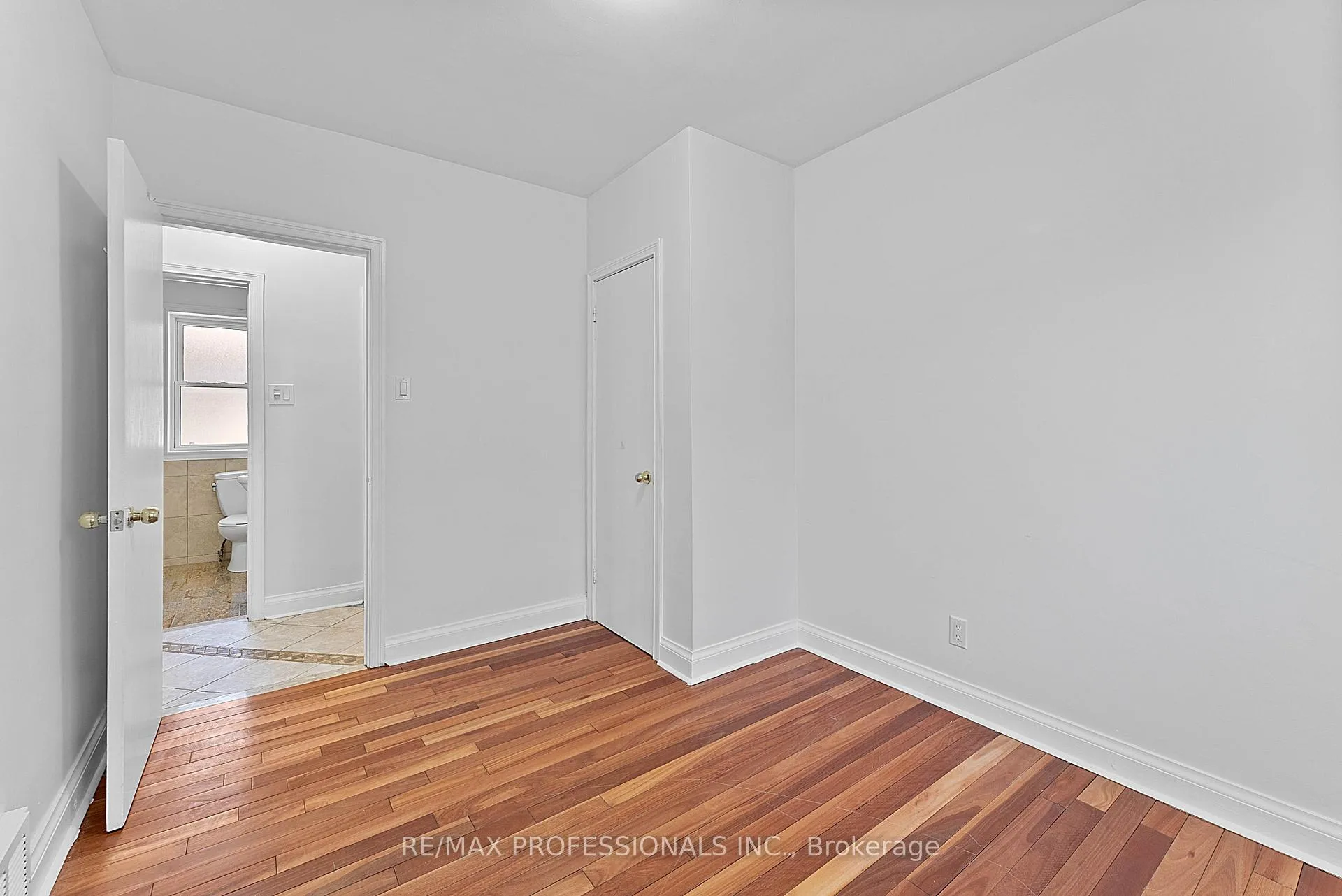 Photo 22 of 46 Stock Avenue, Etobicoke, Islington-City Centre West — HOMEH