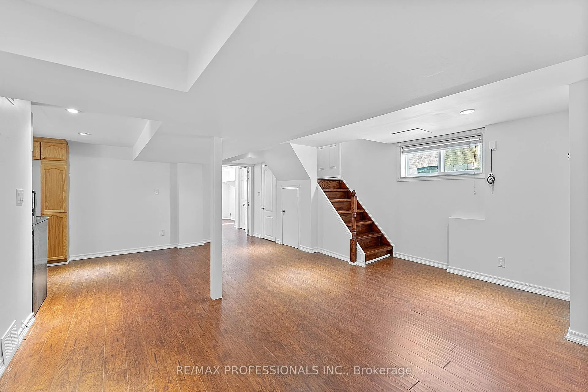 Photo 26 of 46 Stock Avenue, Etobicoke, Islington-City Centre West — HOMEH