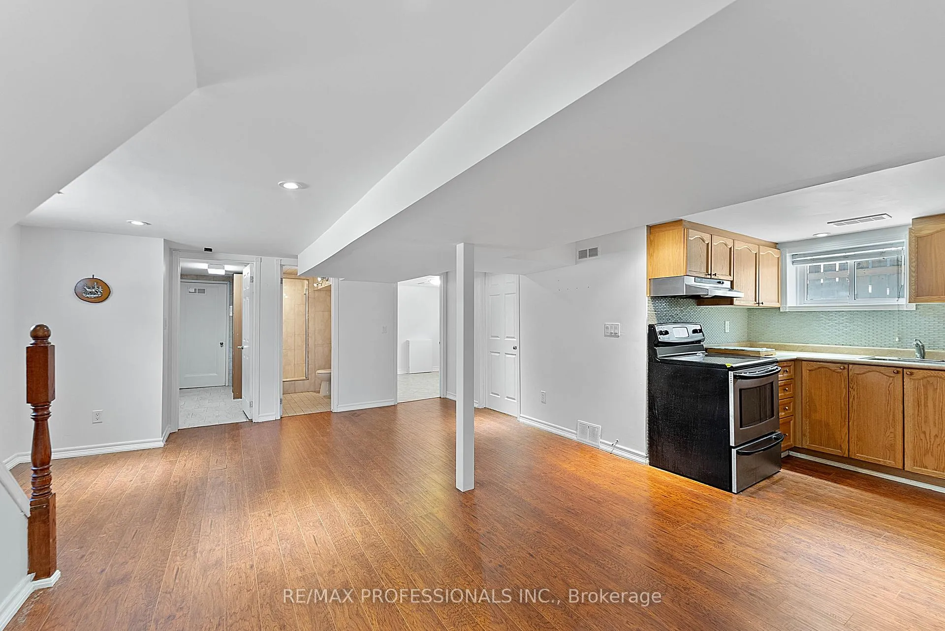 Photo 28 of 46 Stock Avenue, Etobicoke, Islington-City Centre West — HOMEH