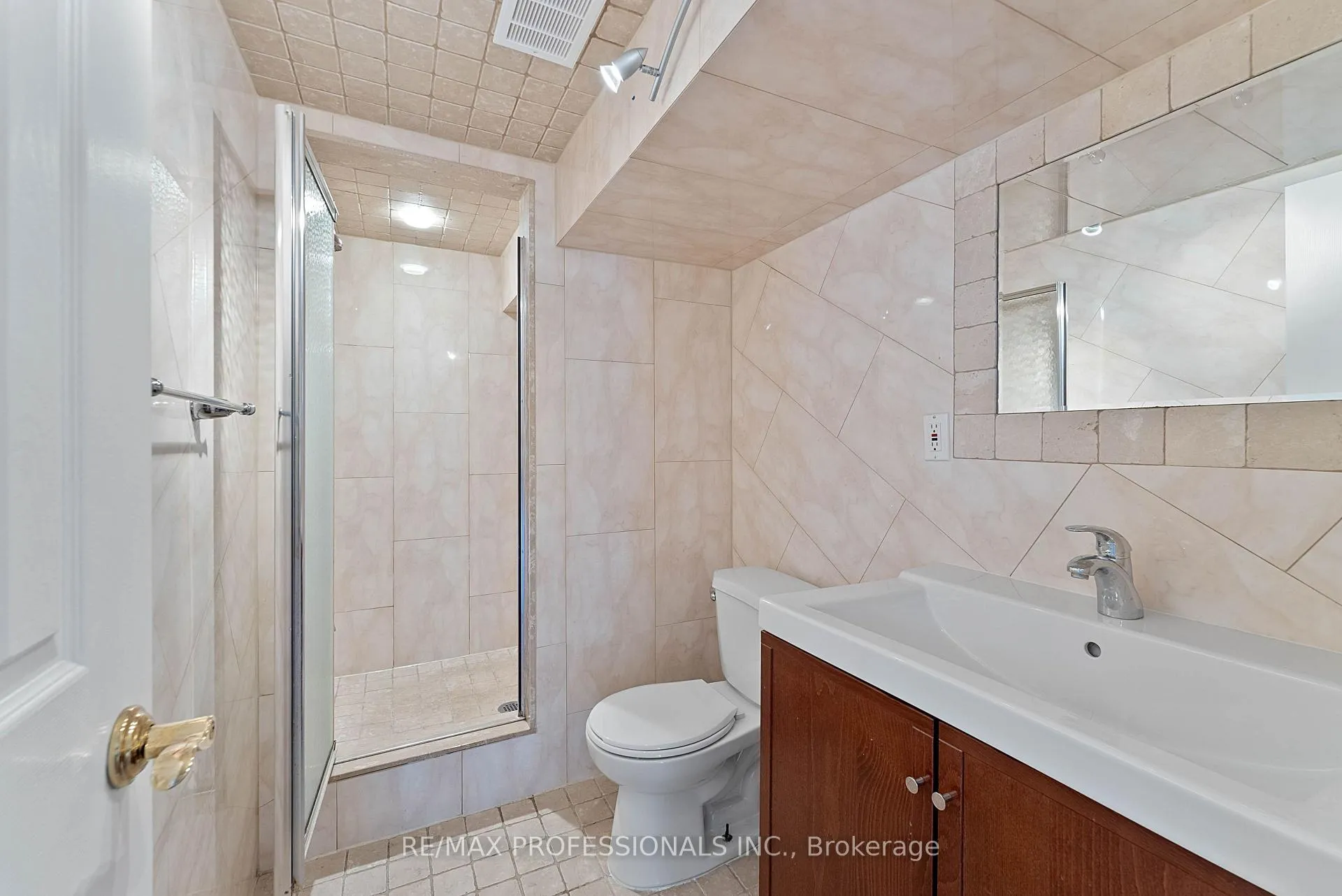 Photo 39 of 46 Stock Avenue, Etobicoke, Islington-City Centre West — HOMEH