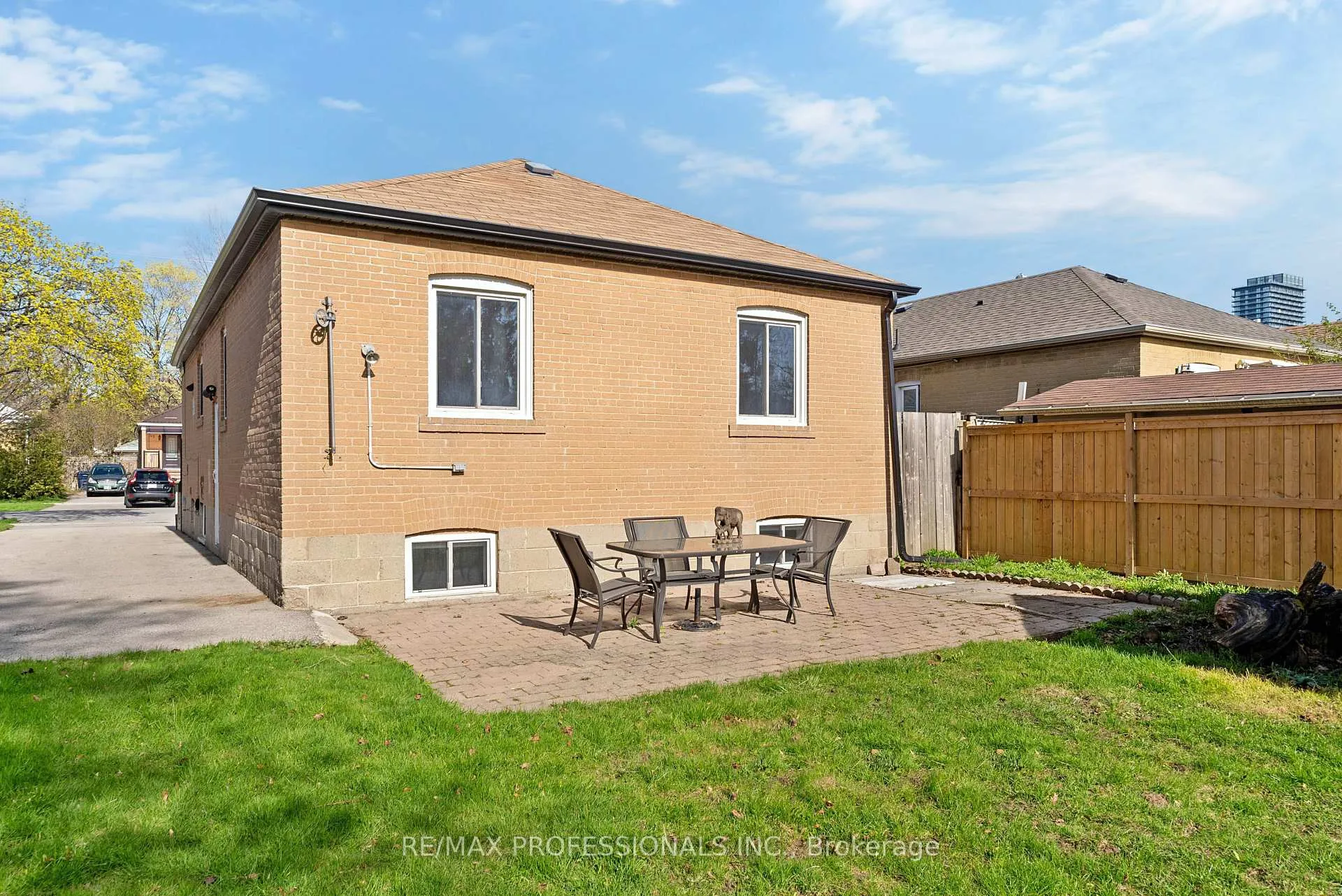 Photo 43 of 46 Stock Avenue, Etobicoke, Islington-City Centre West — HOMEH