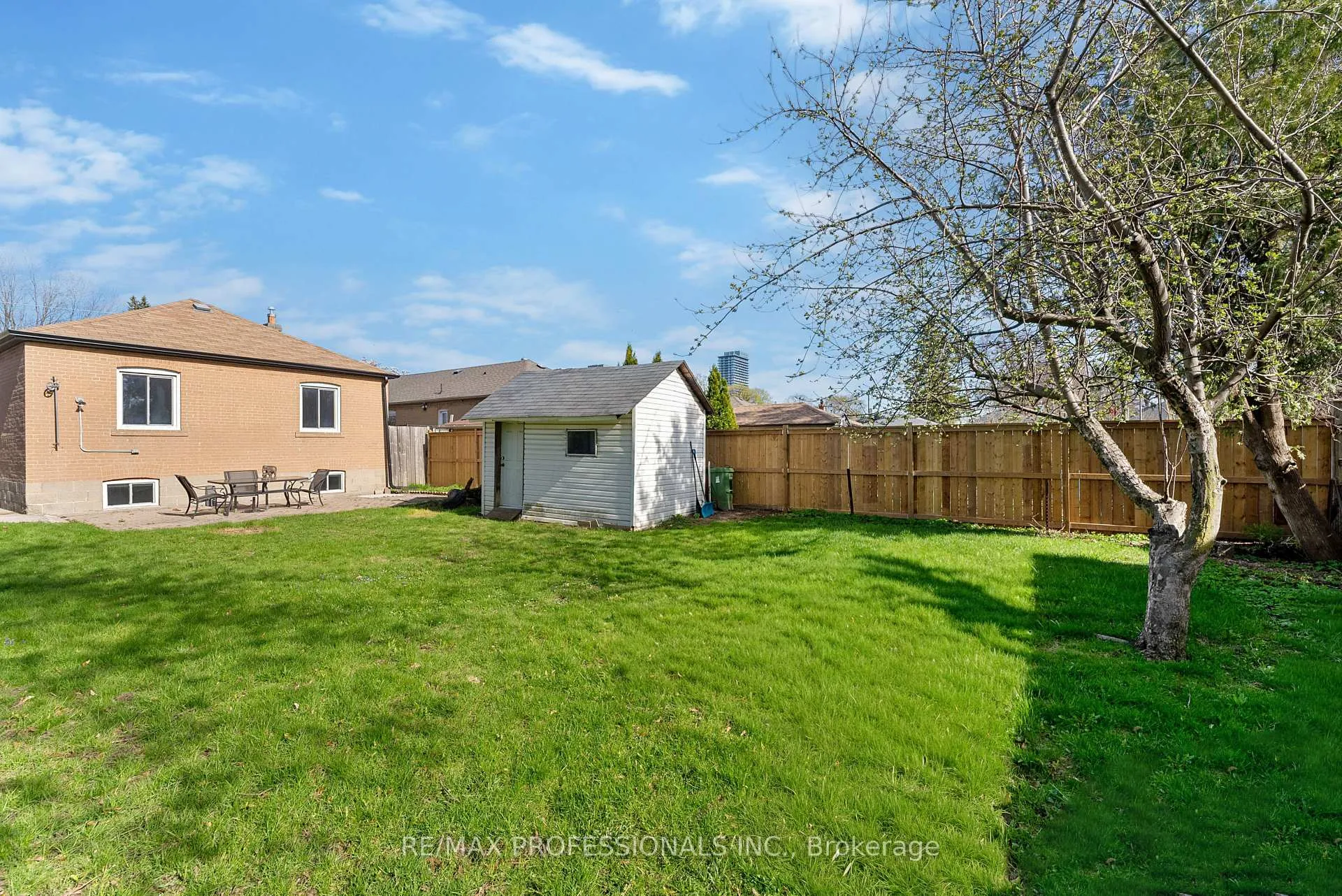Photo 45 of 46 Stock Avenue, Etobicoke, Islington-City Centre West — HOMEH