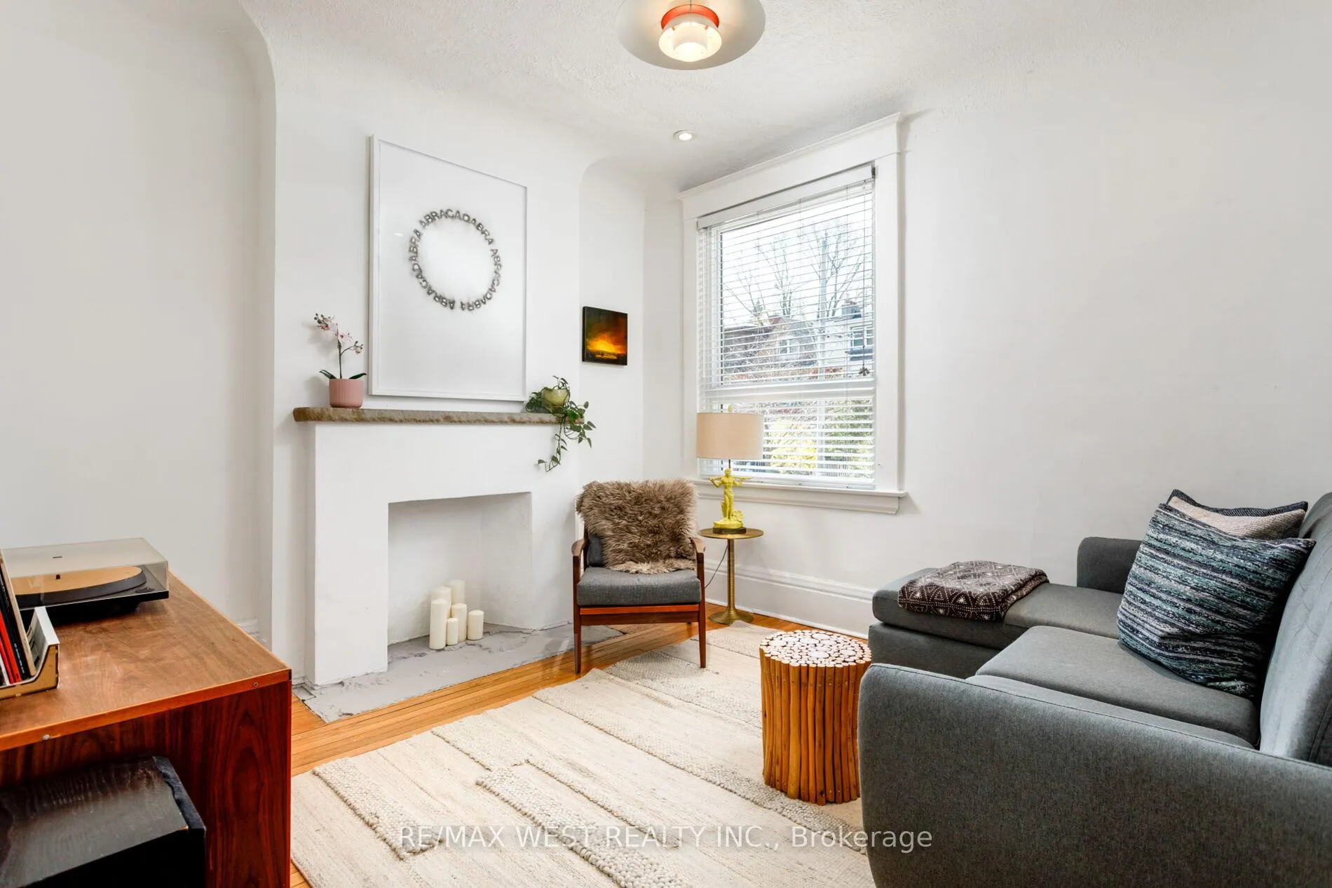 Photo 3 of 127 Glendale Avenue, Toronto, High Park-Swansea — HOMEH