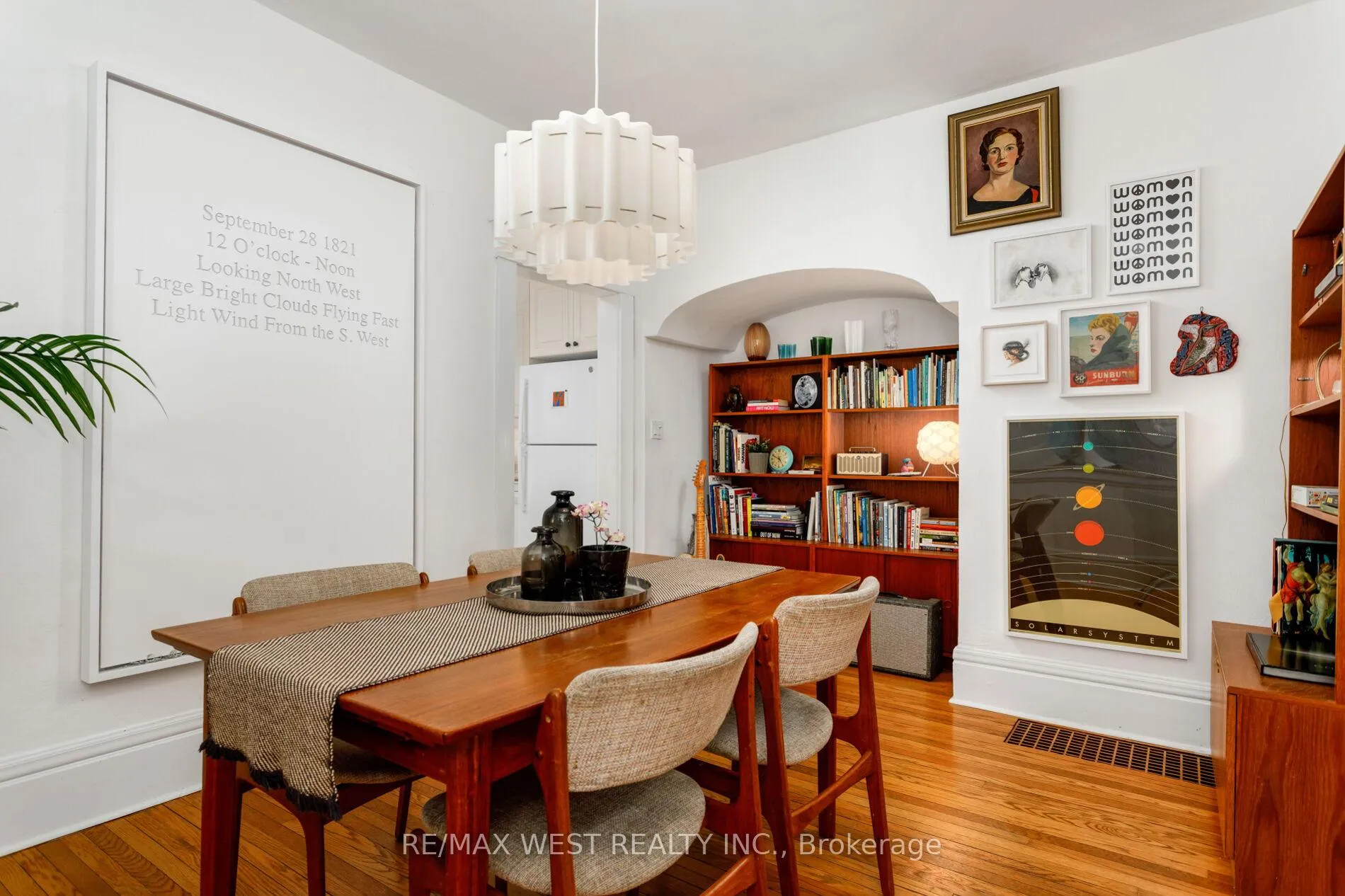Photo 10 of 127 Glendale Avenue, Toronto, High Park-Swansea — HOMEH