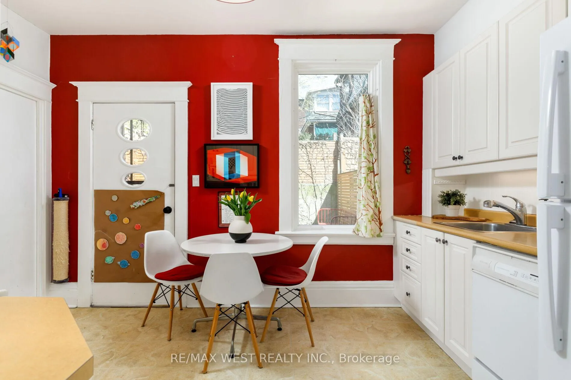 Photo 11 of 127 Glendale Avenue, Toronto, High Park-Swansea — HOMEH