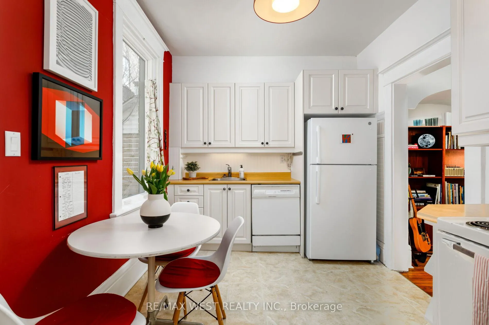 Photo 12 of 127 Glendale Avenue, Toronto, High Park-Swansea — HOMEH