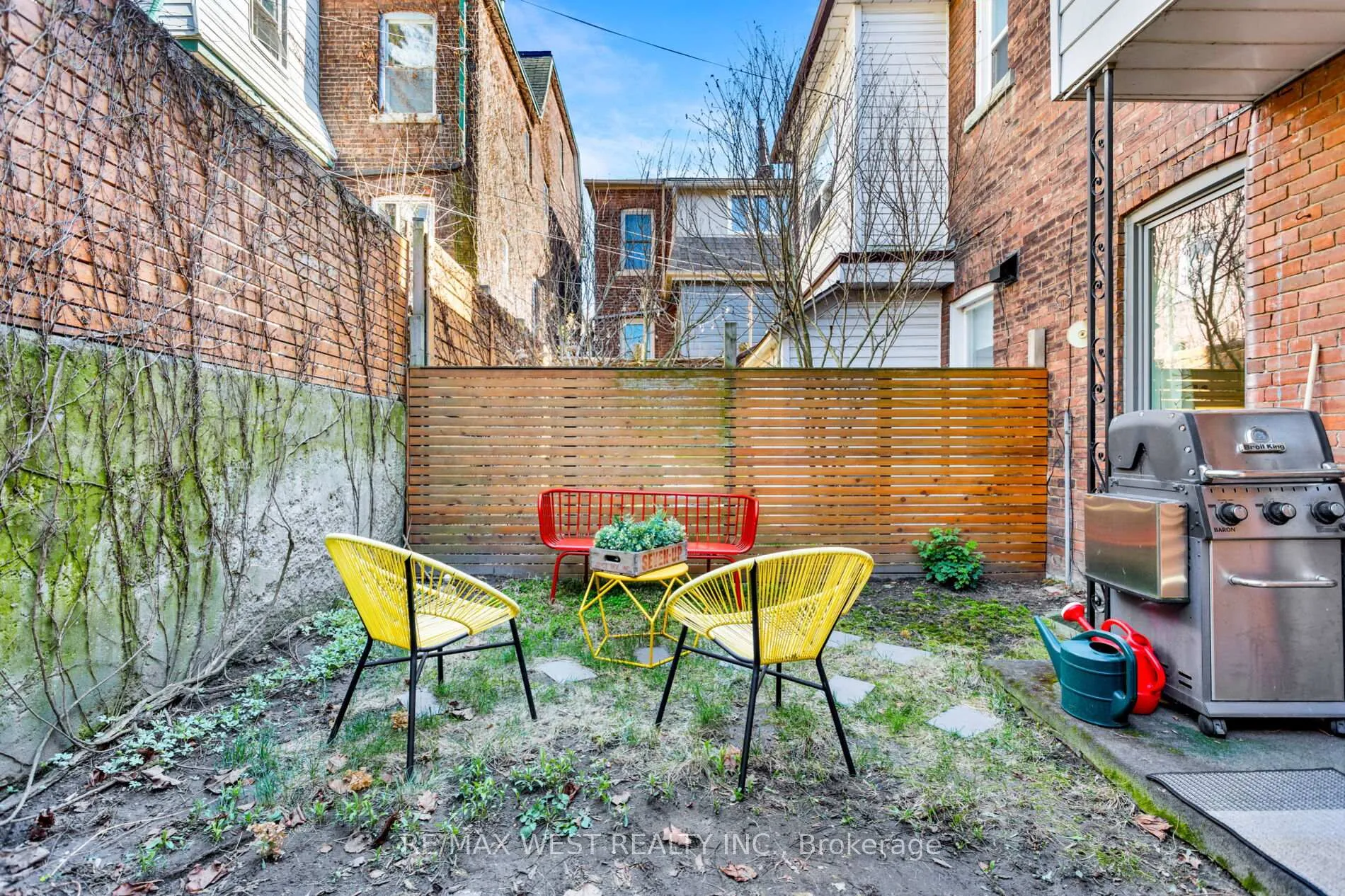 Photo 17 of 127 Glendale Avenue, Toronto, High Park-Swansea — HOMEH
