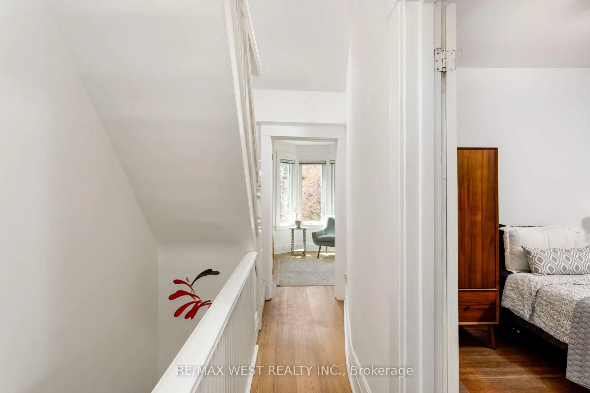 Photo 19 of 127 Glendale Avenue, Toronto, High Park-Swansea — HOMEH