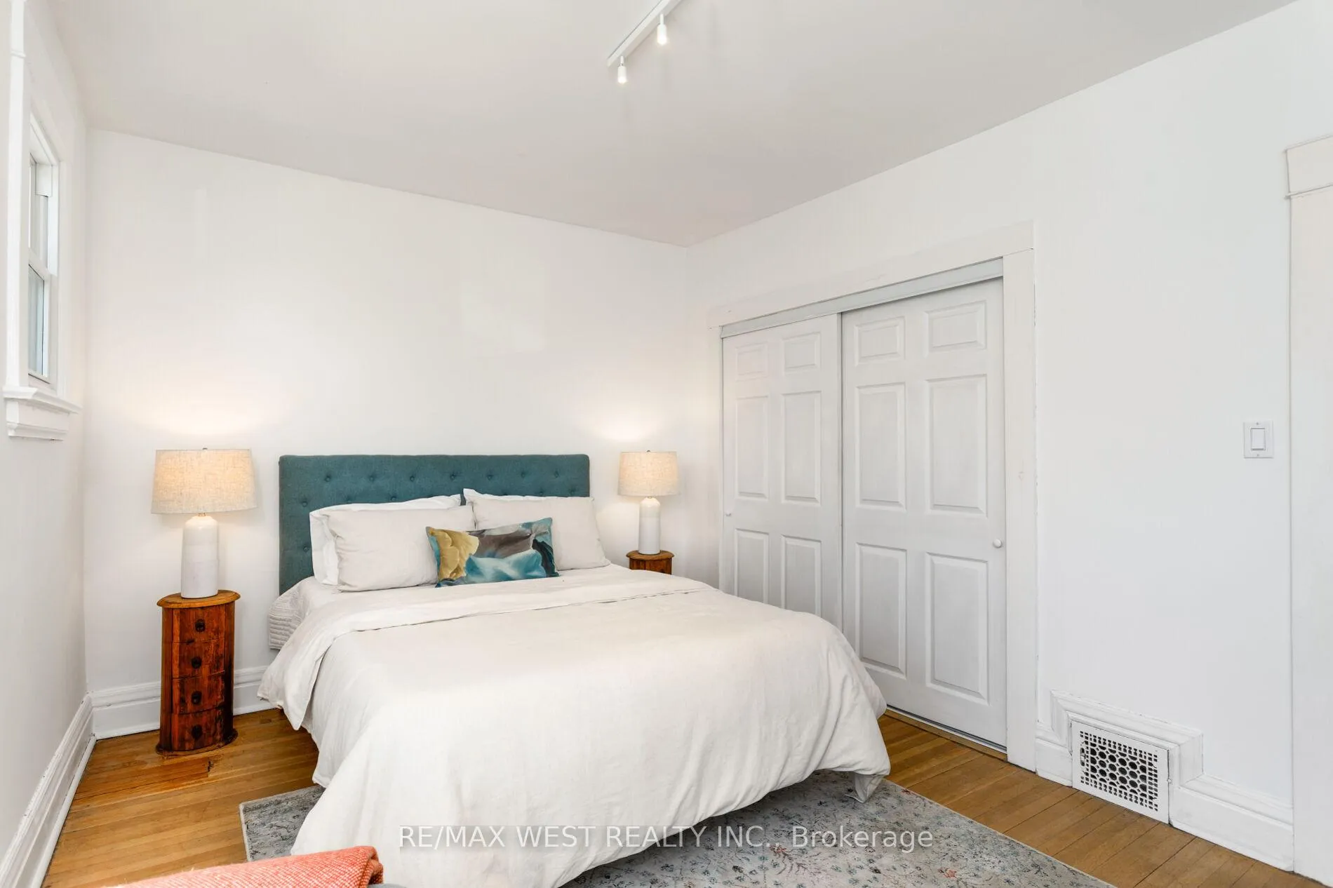 Photo 23 of 127 Glendale Avenue, Toronto, High Park-Swansea — HOMEH