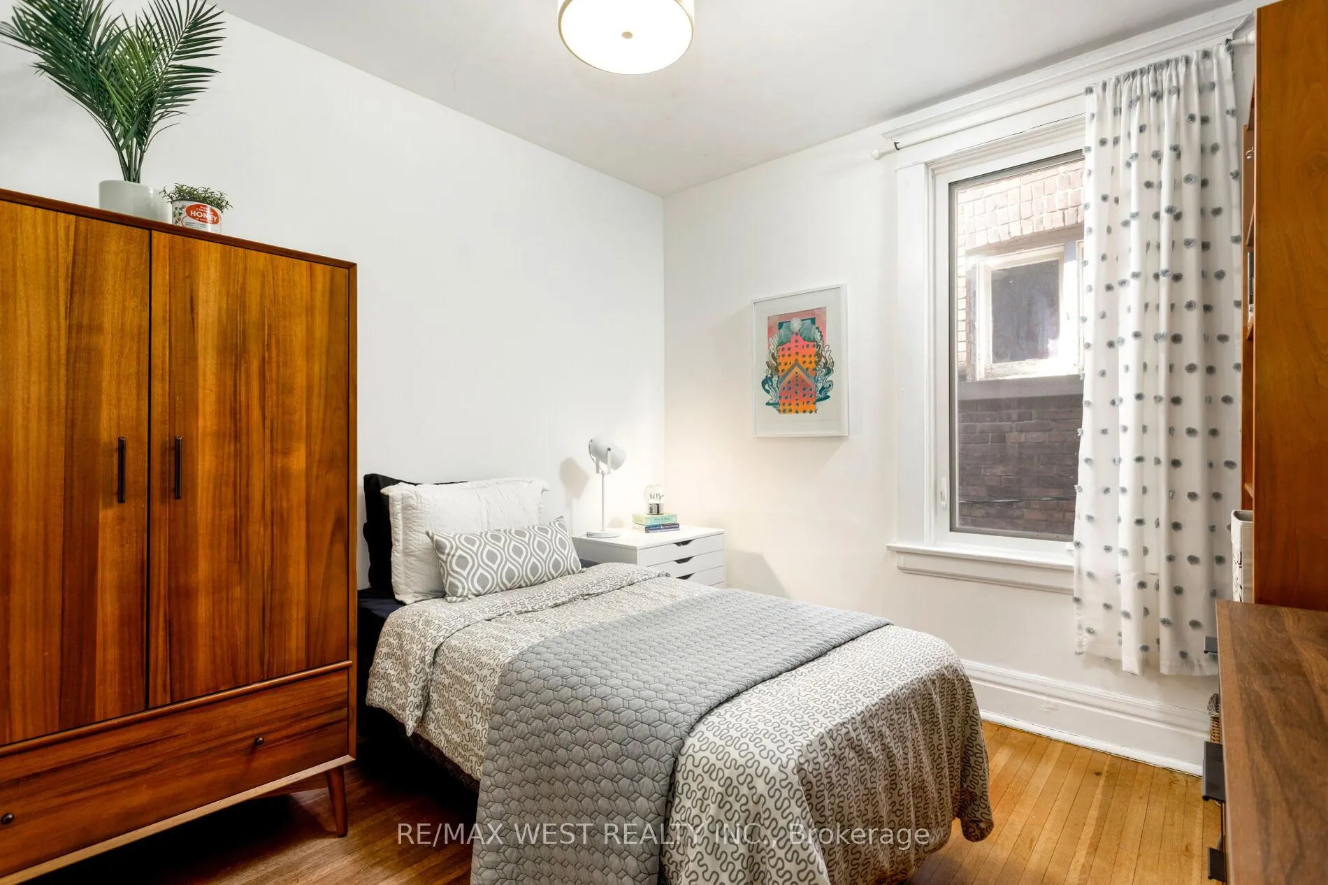 Photo 25 of 127 Glendale Avenue, Toronto, High Park-Swansea — HOMEH