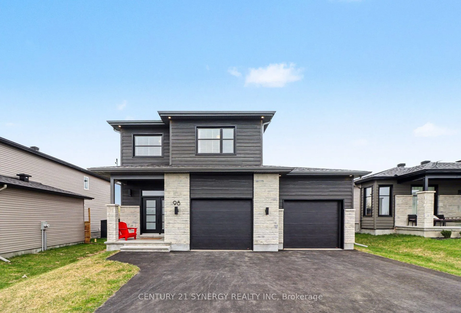 Front of 98 Villeneuve Street