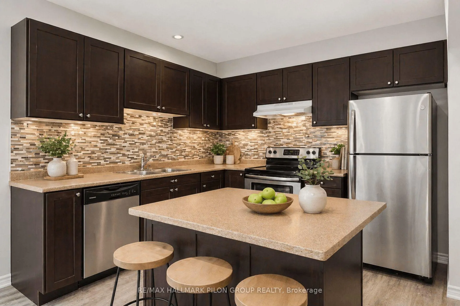 Photo 5 of 214 Serra Ridge, Ottawa, Notting Hill/Summerside — HOMEH