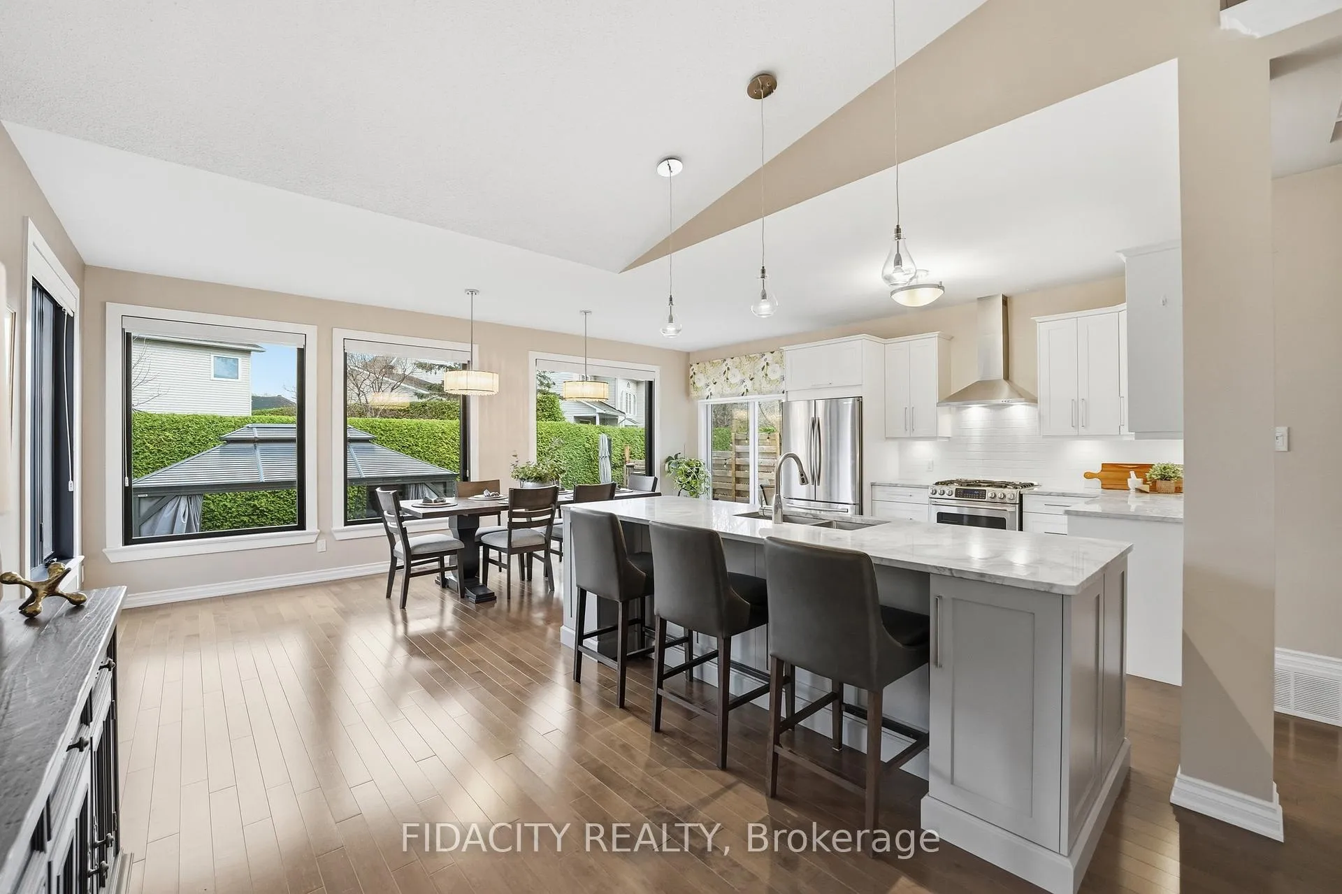 Photo 13 of 31 Sable Run Drive, Ottawa, Stittsville (Central) — HOMEH